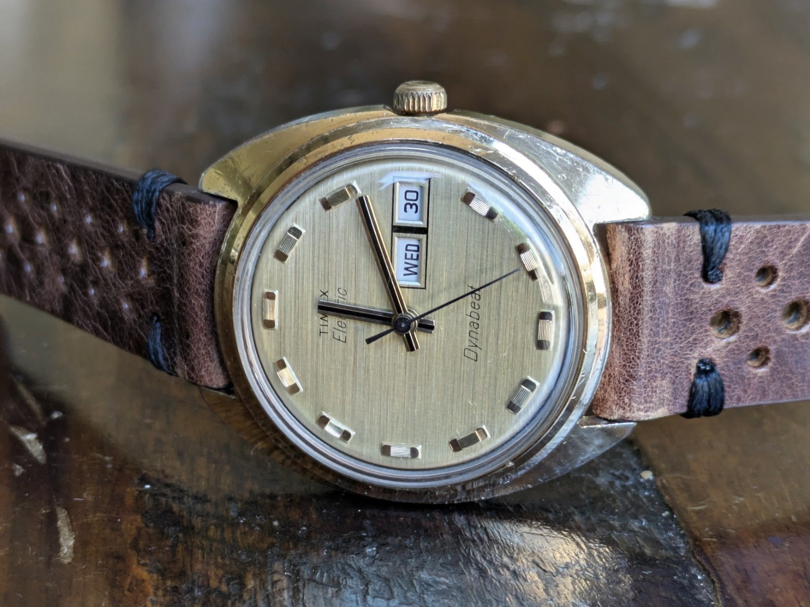 Vtg Timex Electric Dynabeat Men’s Watch Day/Date 37.5mm