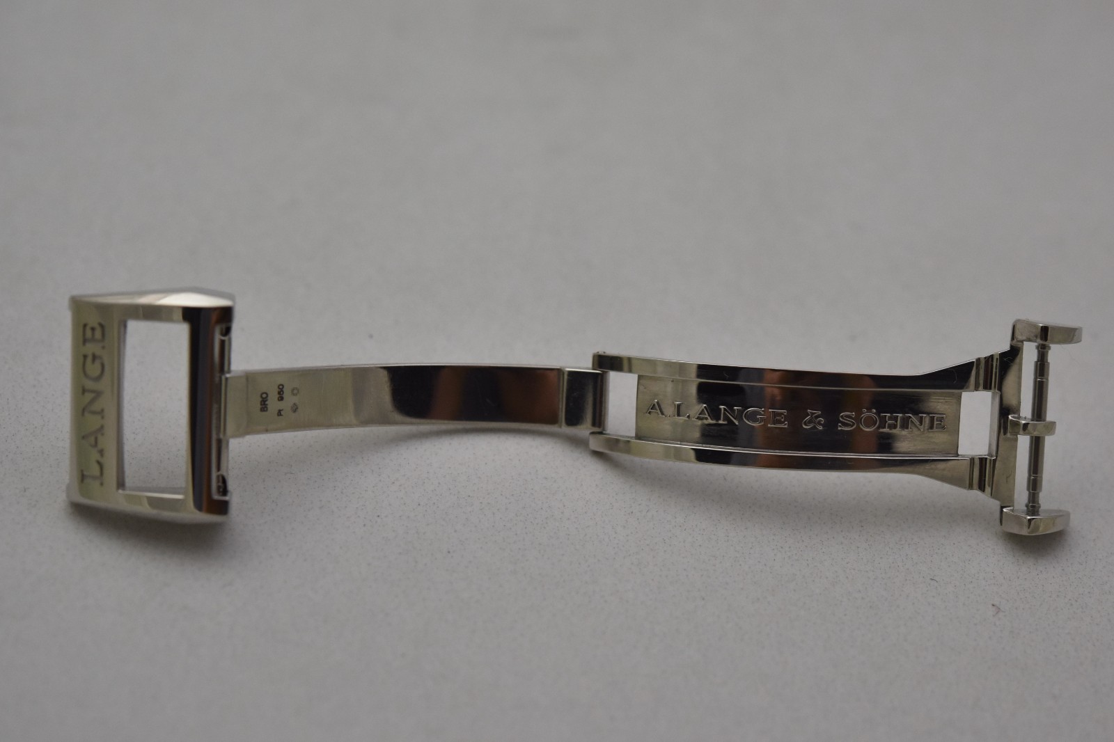 A Lange & Sohne PT950 Platinum deployant buckle clasp, 16mm, excellent