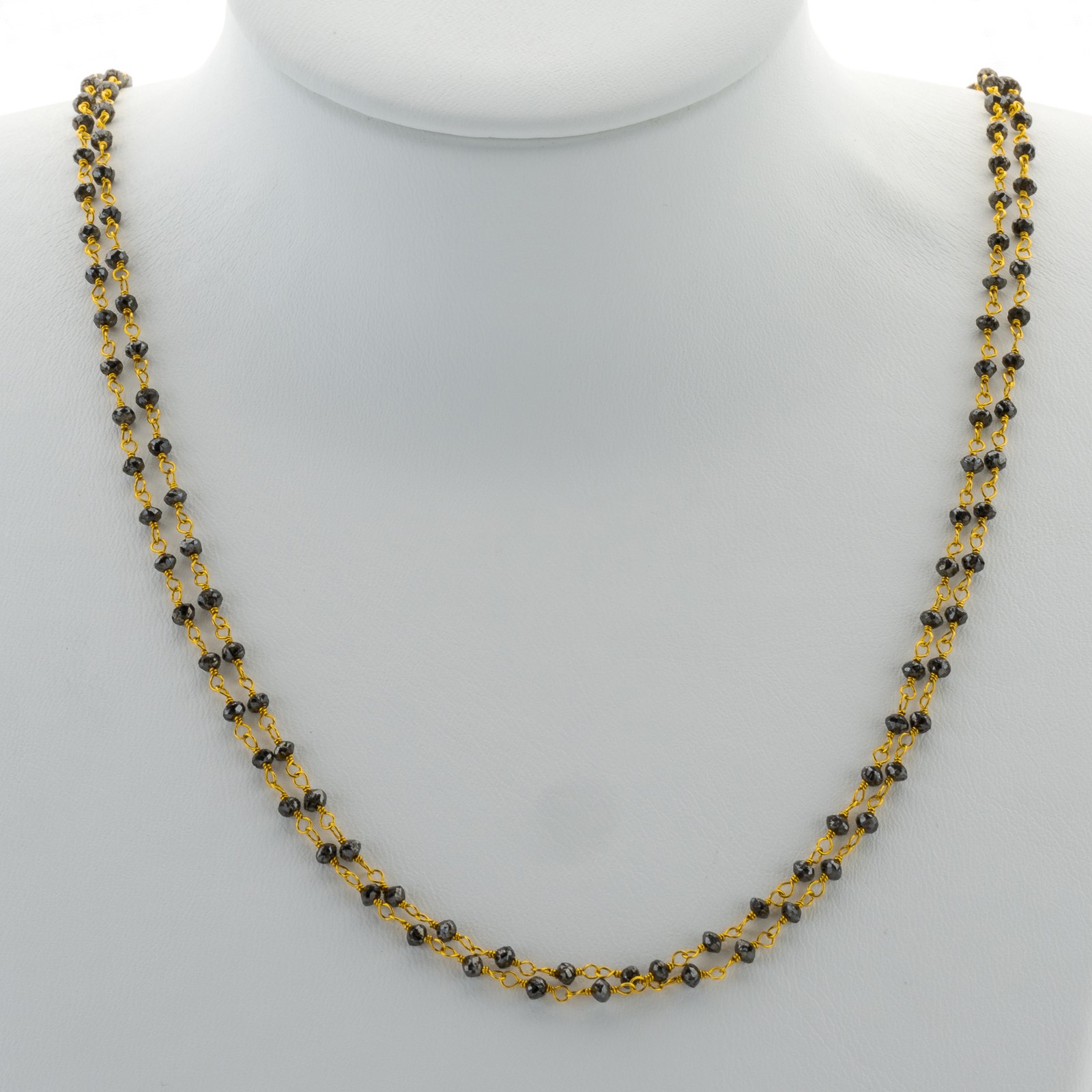 750 gold necklace with diamonds