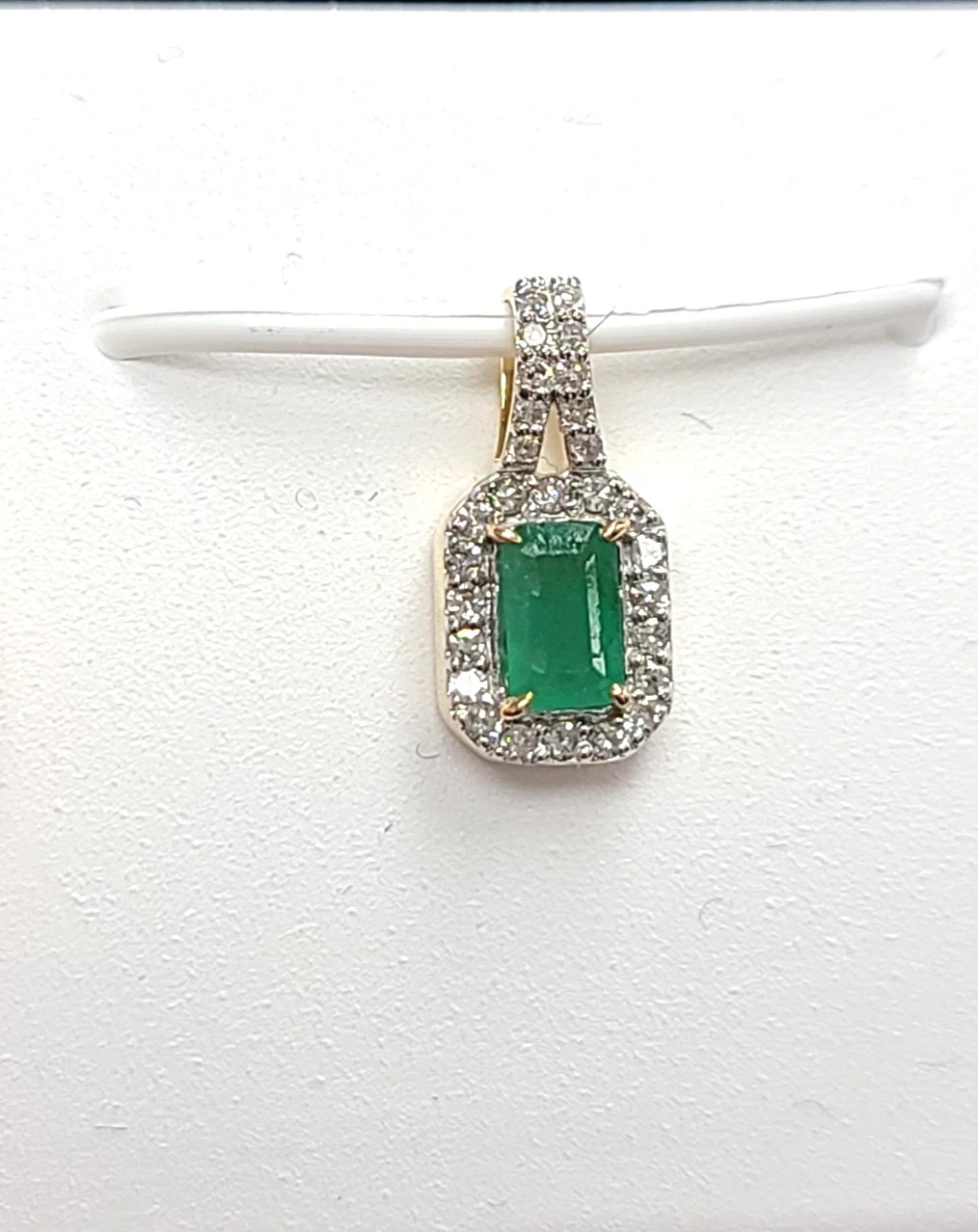 3.00Ct Cushion Cut Natural Green Sapphire Gemstone 14K White Gold Pendant