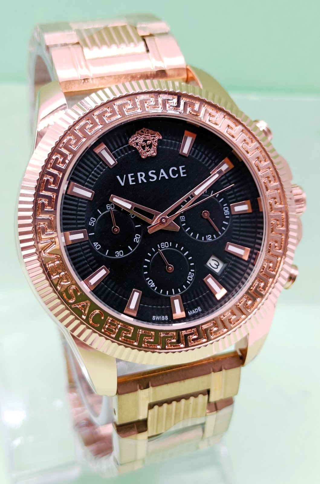 Amazing Versace Chronograph Date Indicator Analog Men’s Wrist Watch