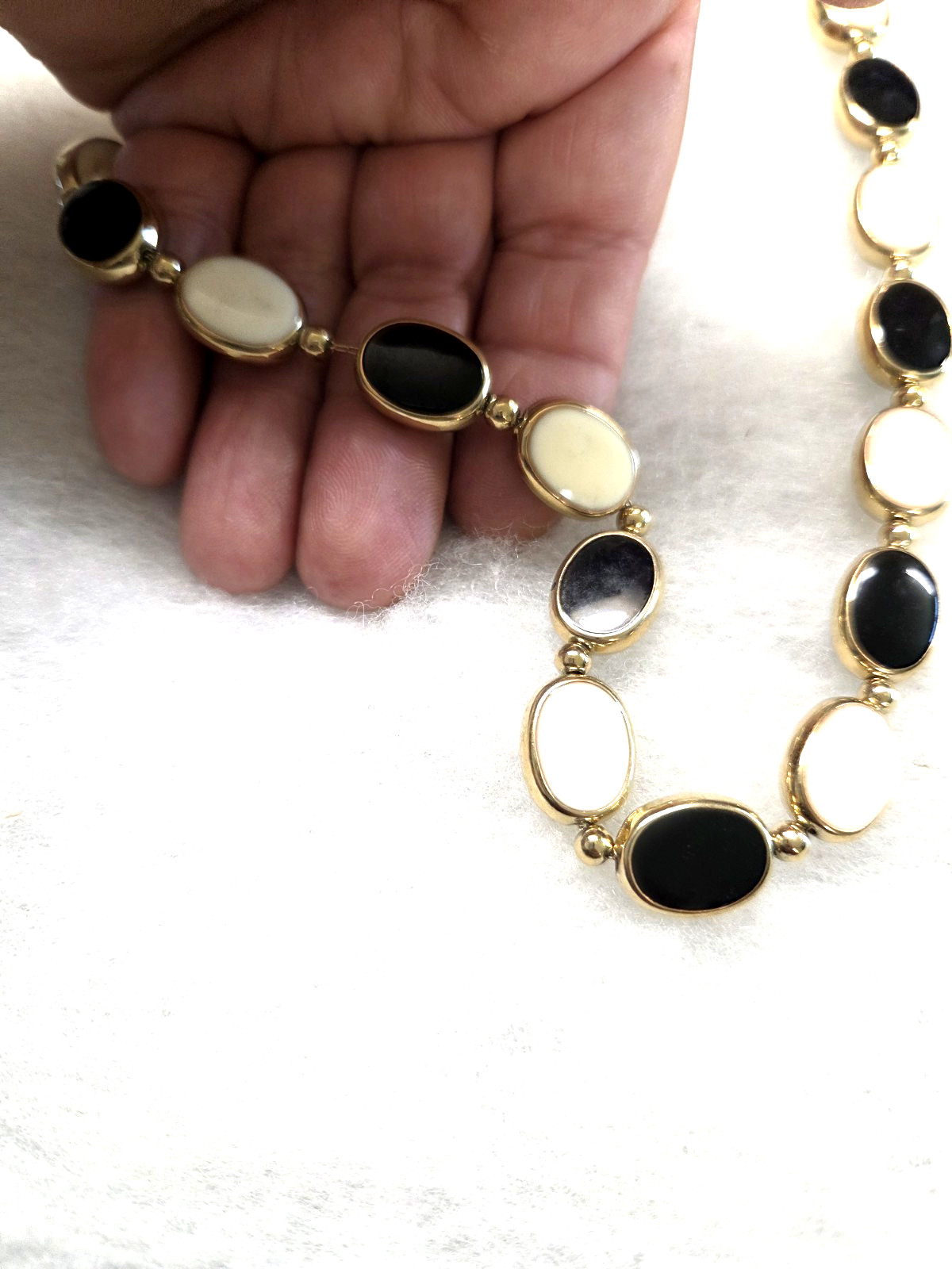 Vtg gold tone chain strung black cream 2 sided Necklace