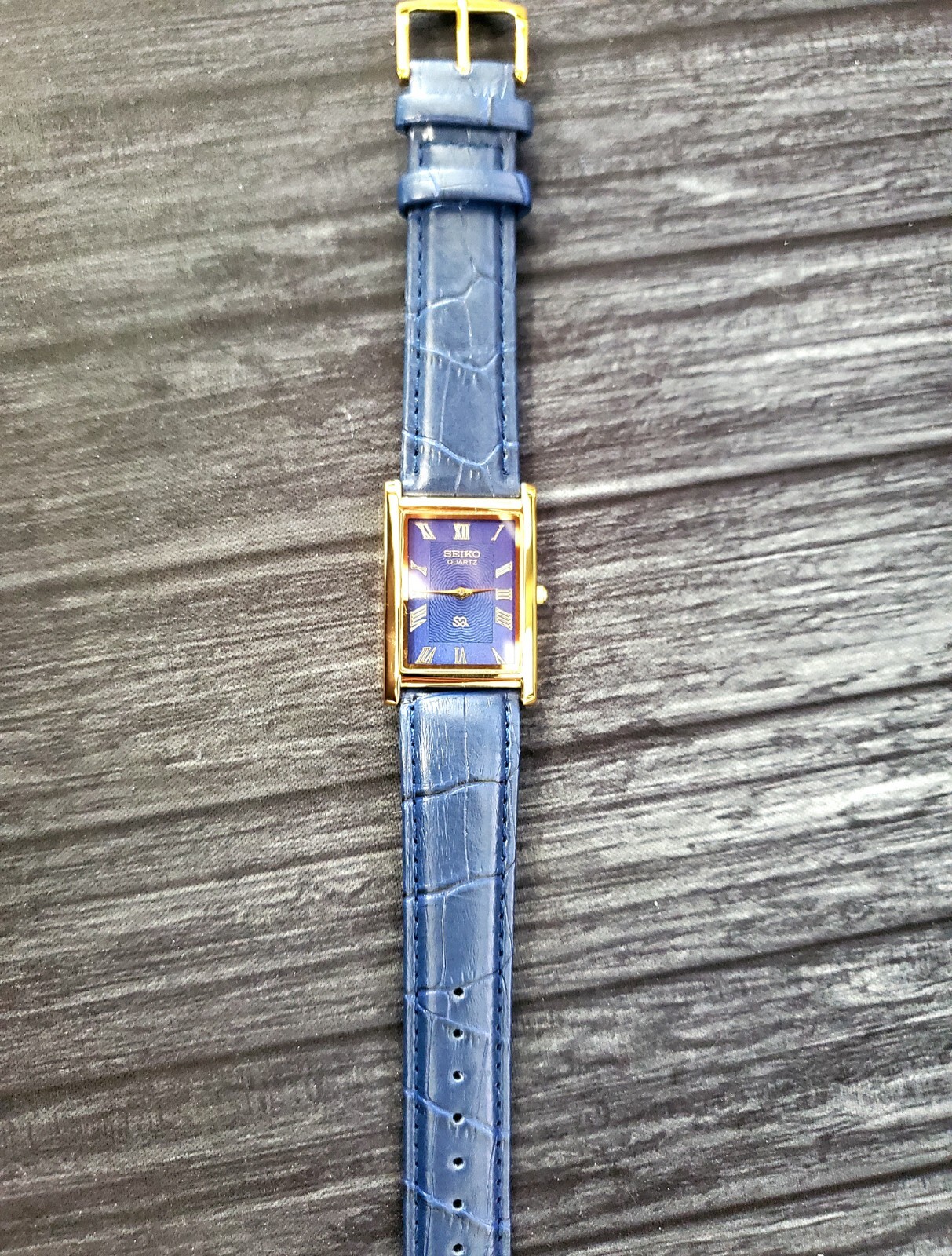 Vintage Rectangle Tank Gld Blu Blu Men Dress Watch New Mov Batt-