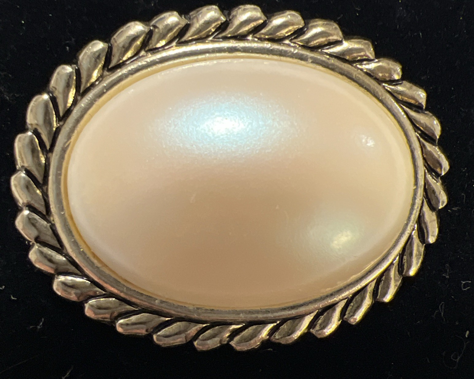 Vintage Tana Scarf Clip Gold Tone Filigree Faux Pearl Signed Stunning✨
