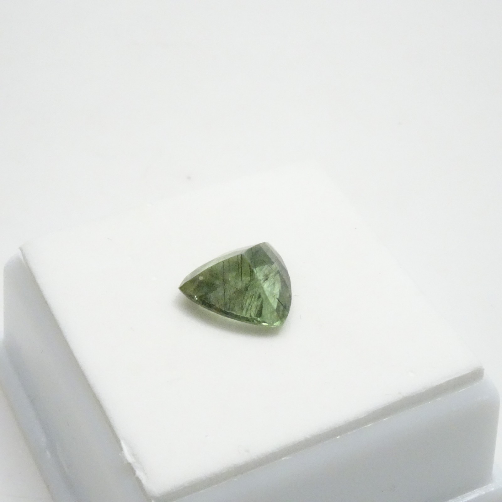 Rutilated Peridot – 3.40ct Trillion 10×9.7mm – Peridot w/ Black Rutile Gemstone