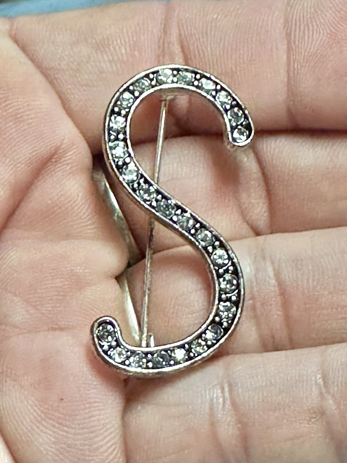 Vintage Clear Rhinestone Initial ‘S’ Silver Toned Brooch/Pin 1″