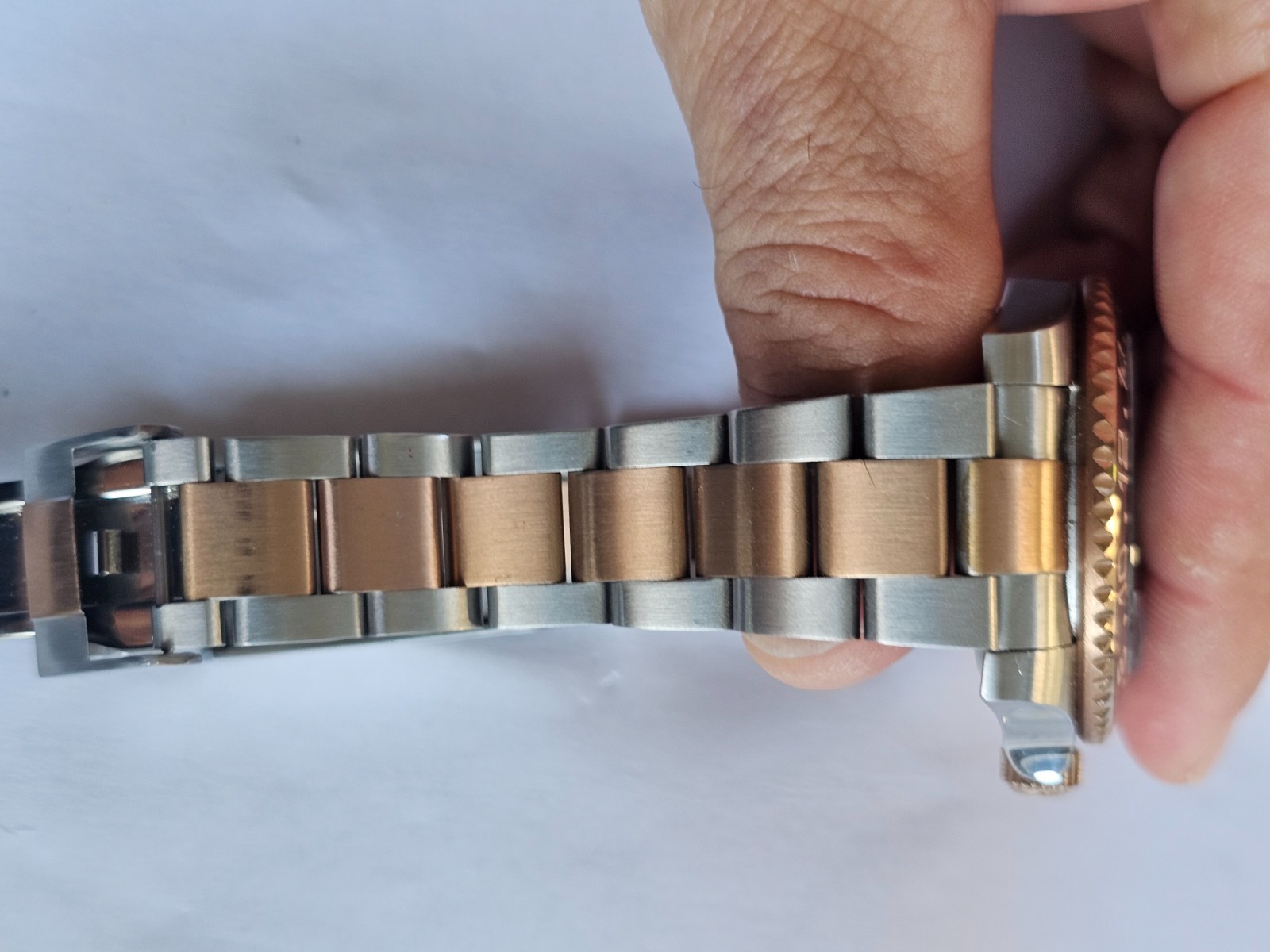 NH34A 20ATM Waterproof Two Tone Rose Gold GMT Watch Bracket Sapphire Magnifier