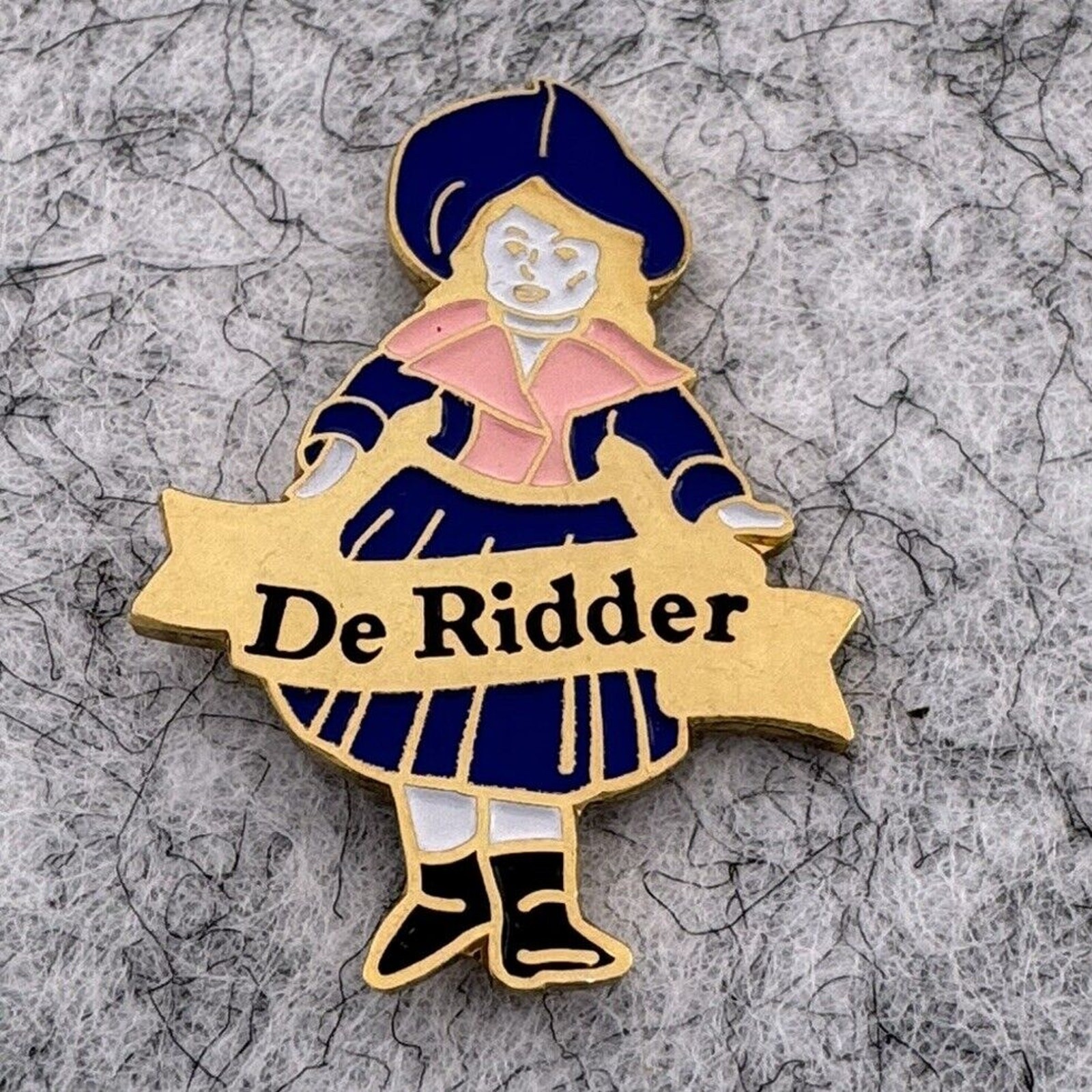 De Ridder Enamel Lapel Hat Tie Pin “The Knight” Dutch Rare Vintage Gold Tone
