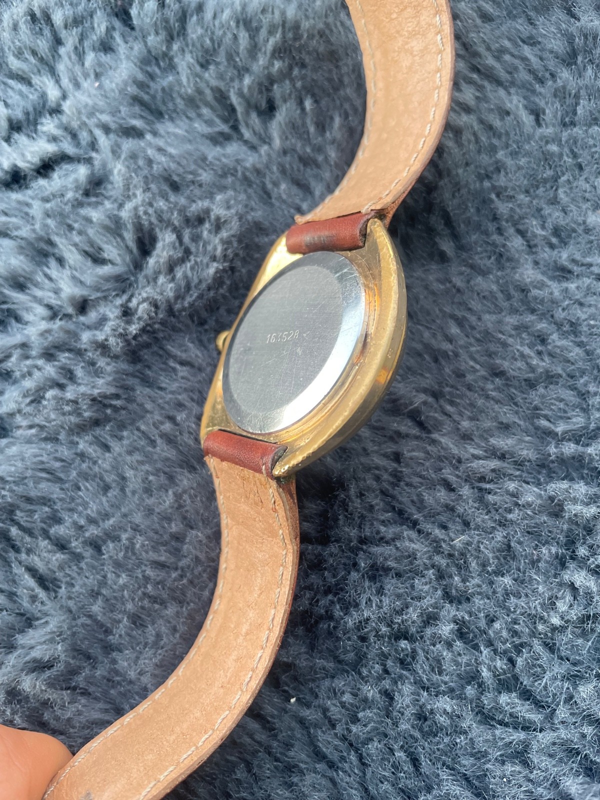 Raketa “Serpentine” Golden Dial – USSR Vintage 39mm – Cal. 2609