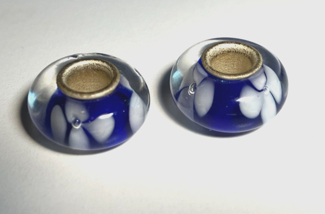 (2 PCS.) TWO RARE RETIRED TROLLBEADS DOUBLE FLOWER / Blue With White Flowers