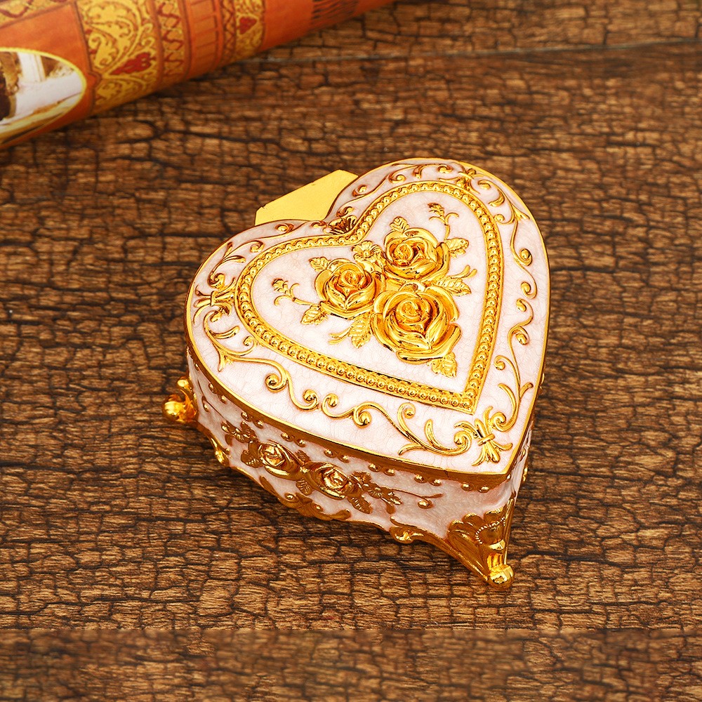 One piece of Baroque-style heart-shaped jewelry box for storing metal jewelry