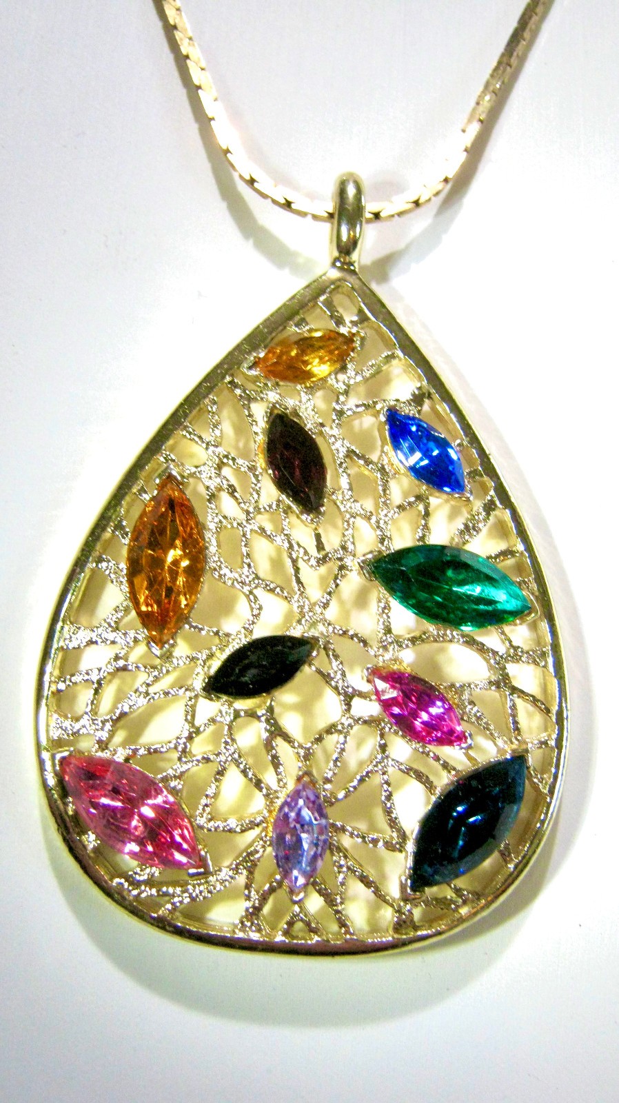 Pendant w Colorful Rhinestones 2 1/2″ Goldtone 19″ Chain Necklace All Occasion