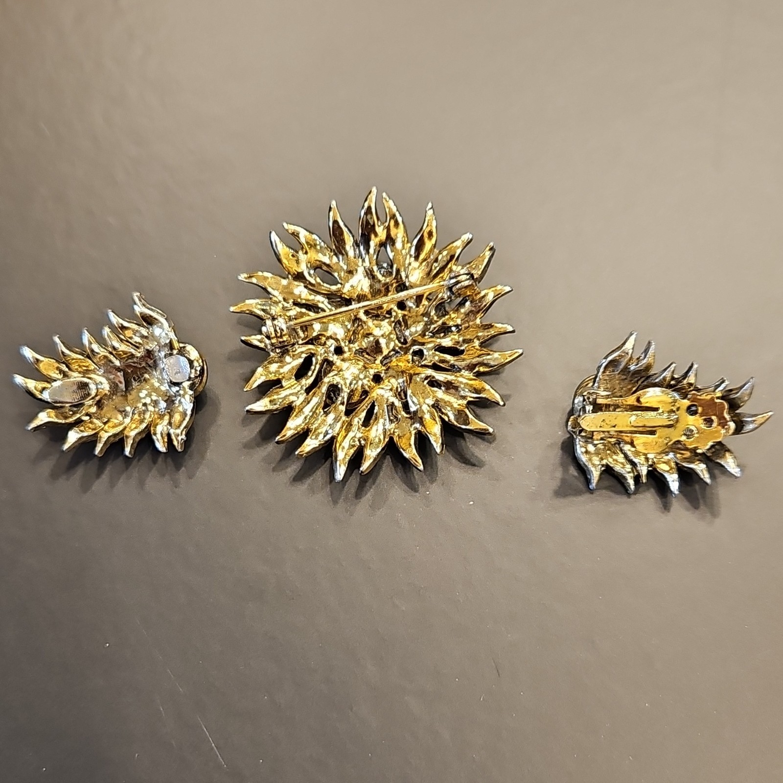 Stunning Vintage Purple Rhinestone Demi-Parure Set (Brooch & Matching Clip-On)