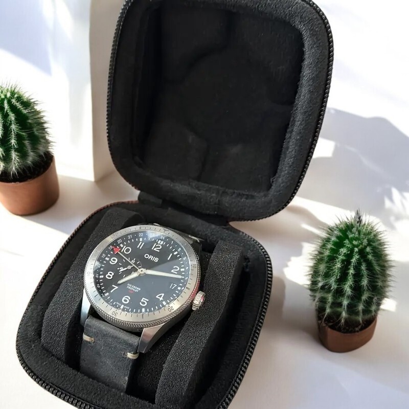 1 Slot Black & Black Watch Hard Case Watch Roll travel case, Storage Case