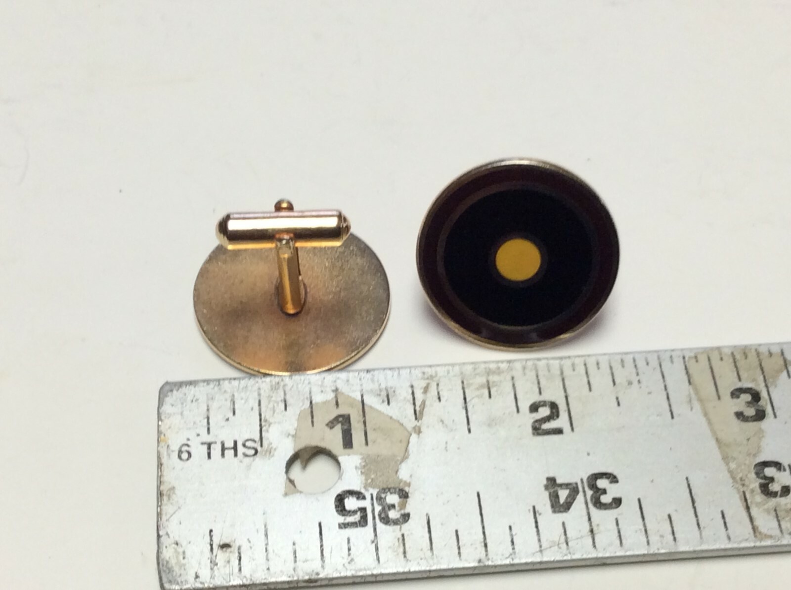 Mens cuff links,bullseye/target style,unique and desirable,black/gold,nice J670