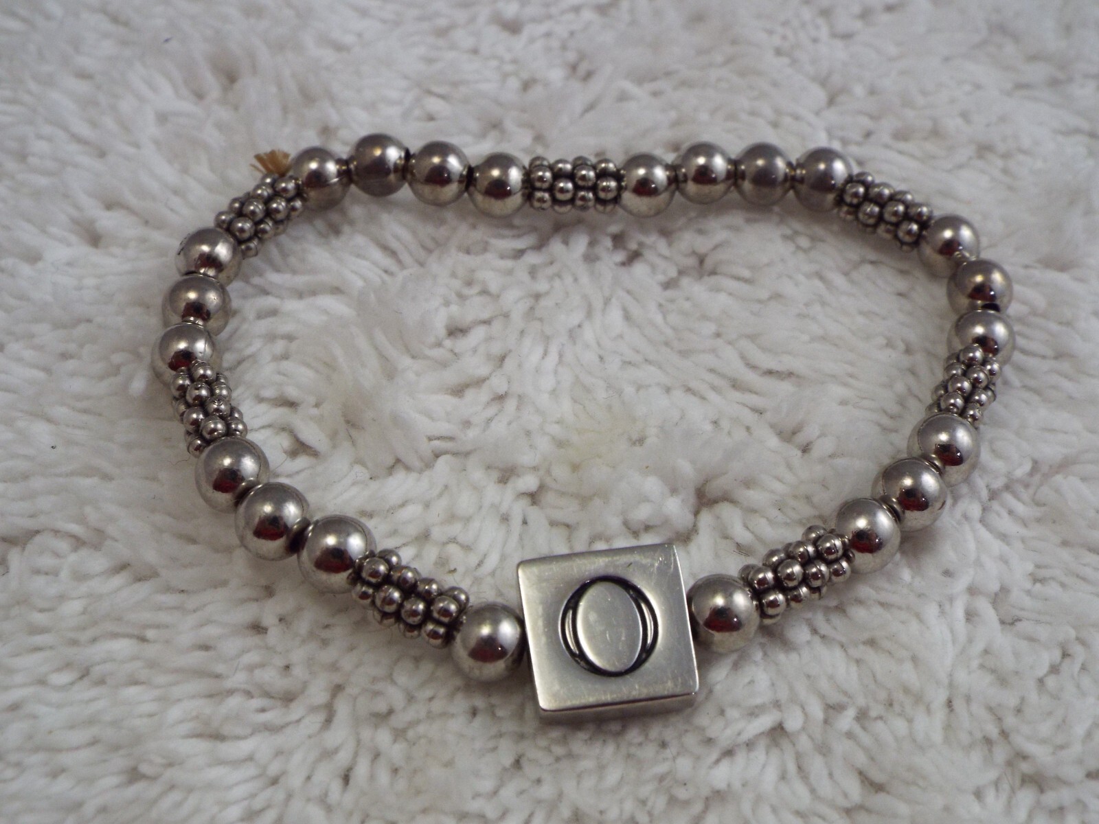 Silvertone Initial O Stretch Bracelet (J10)