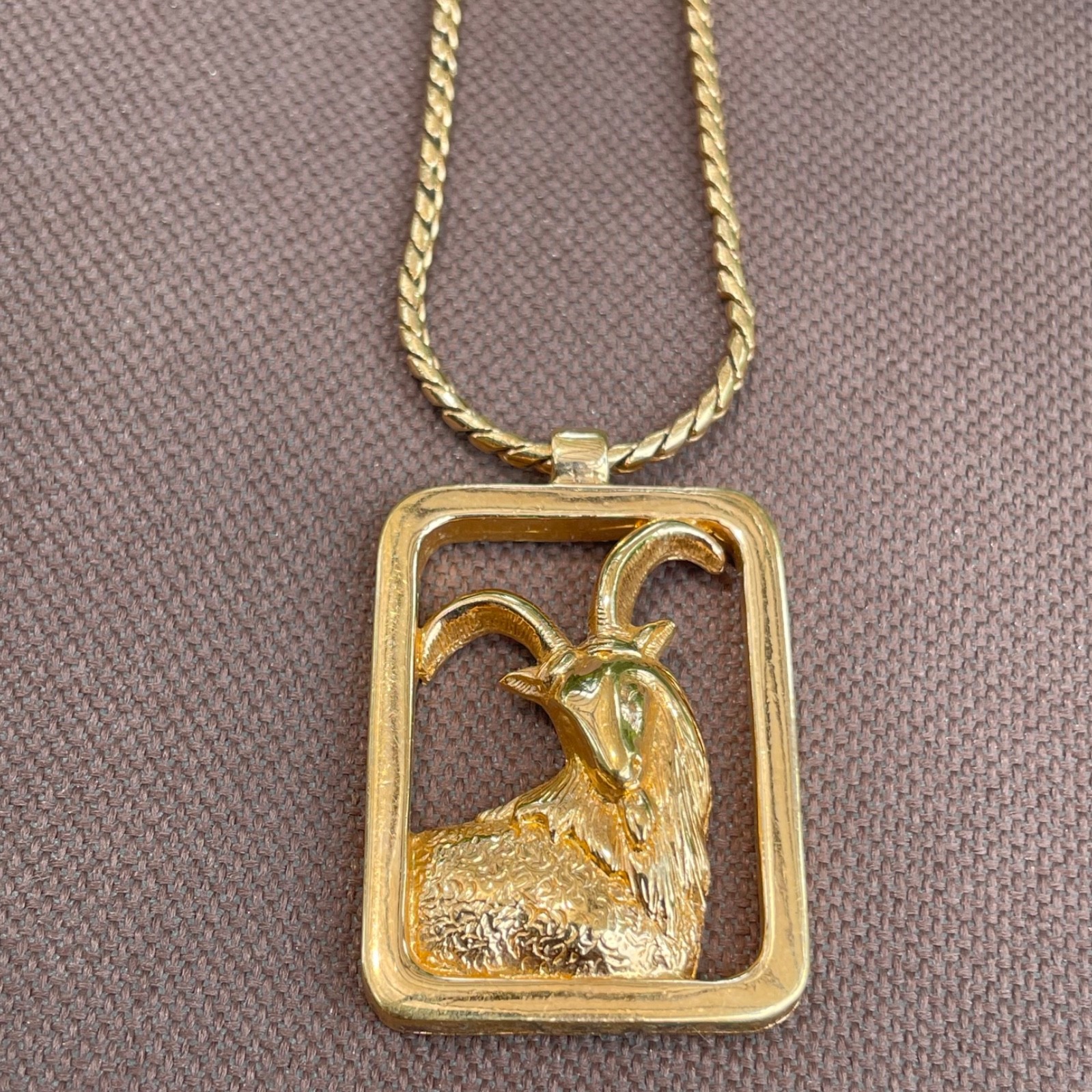 Vintage AVON Zodiac Capricorn Gold Tone Necklace Pendant W Clear Rhinestone