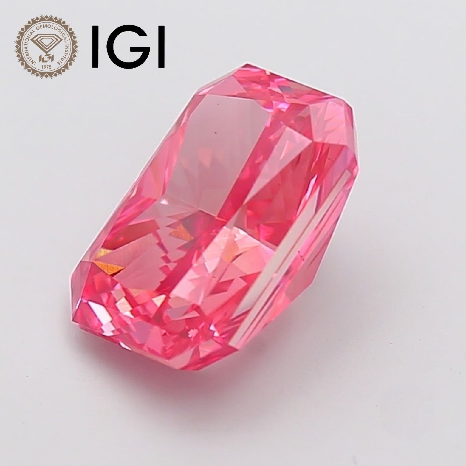 Radiant Lab Grown Diamond 2.52CT Fancy Vivid Pink VS2 IGI Loose