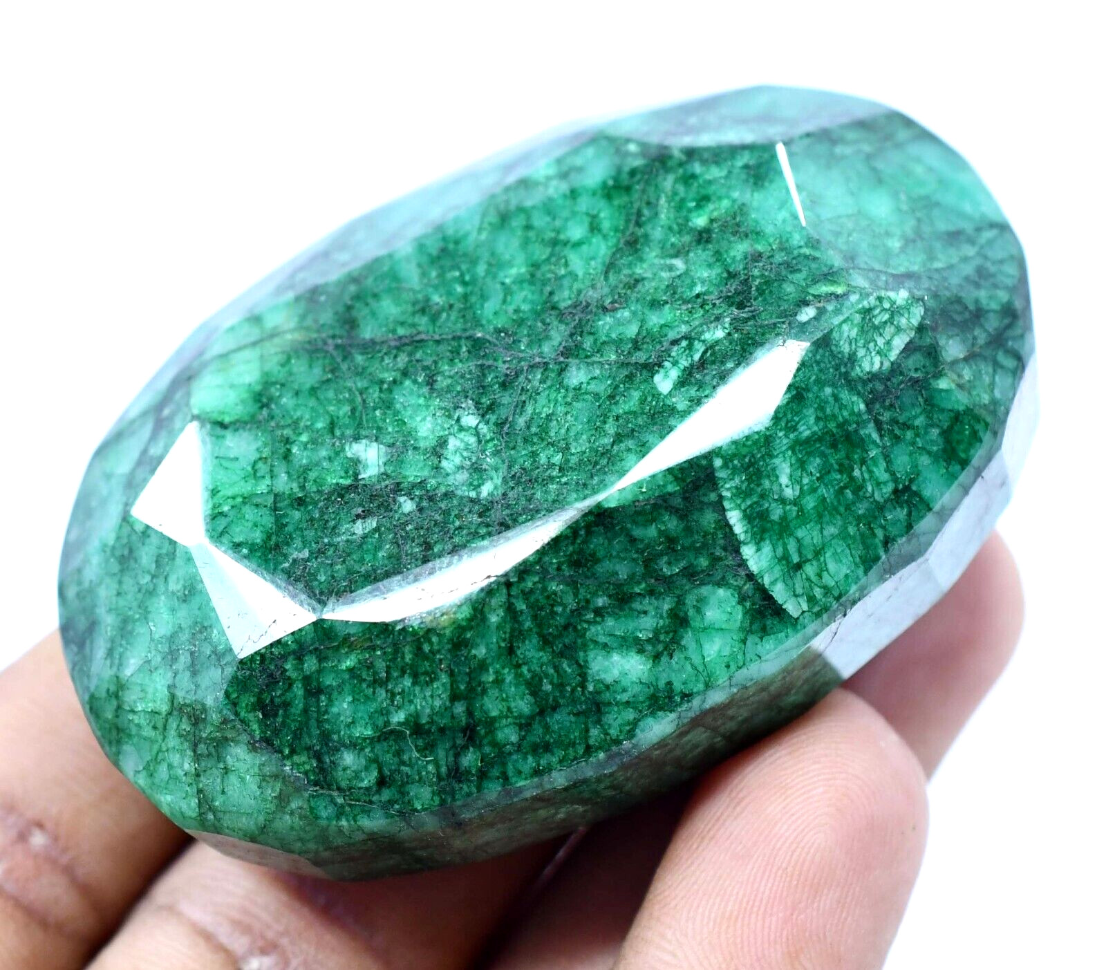 585.5 Ct Natural Huge Green Emerald Earth-Mined Certified Museum Use Gemstone