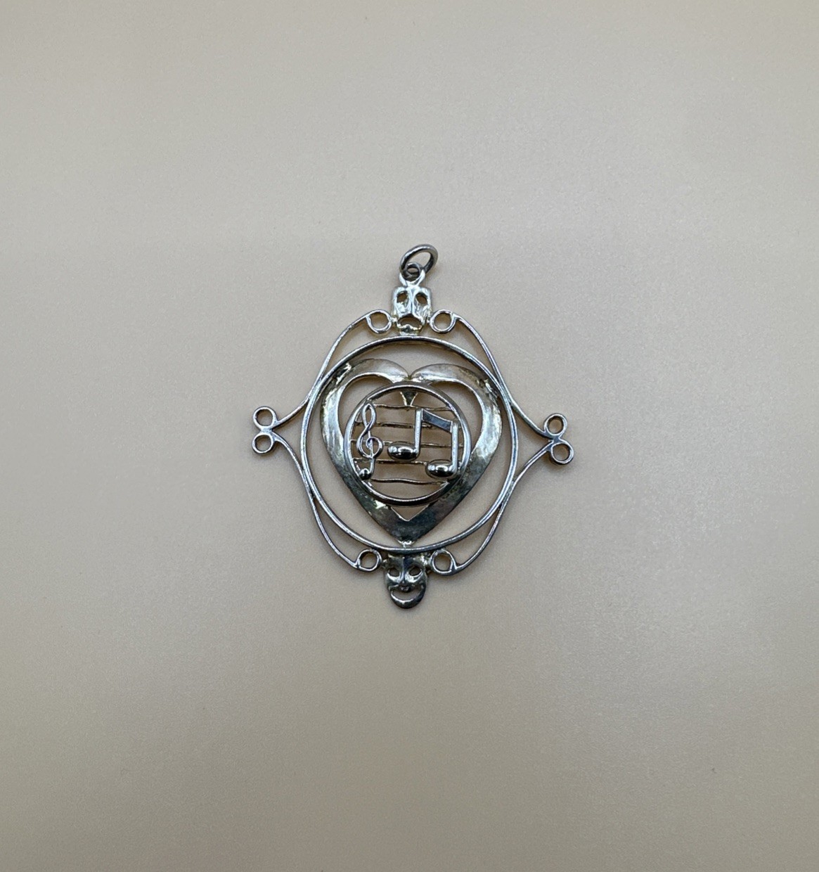 Vintage 925 Sterling Silver Music Heart Pendant Treble Clef Note Filigree Charm