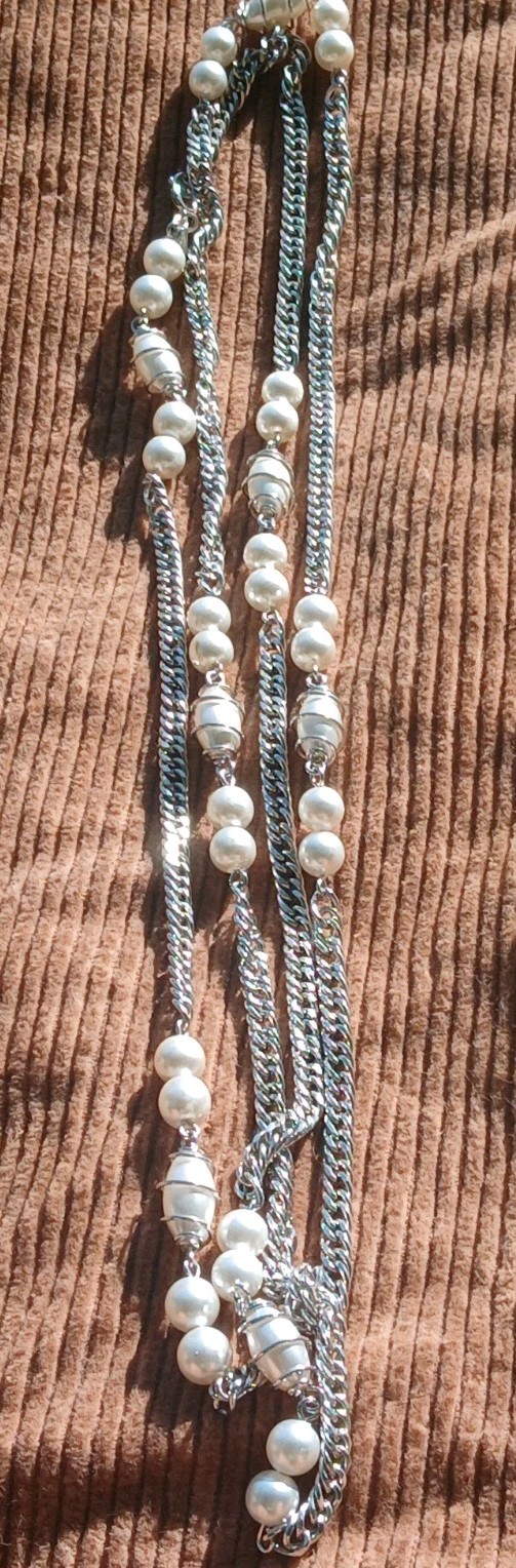 Vintage High Quality Chain Faux Pearl Necklace 24″ Nice