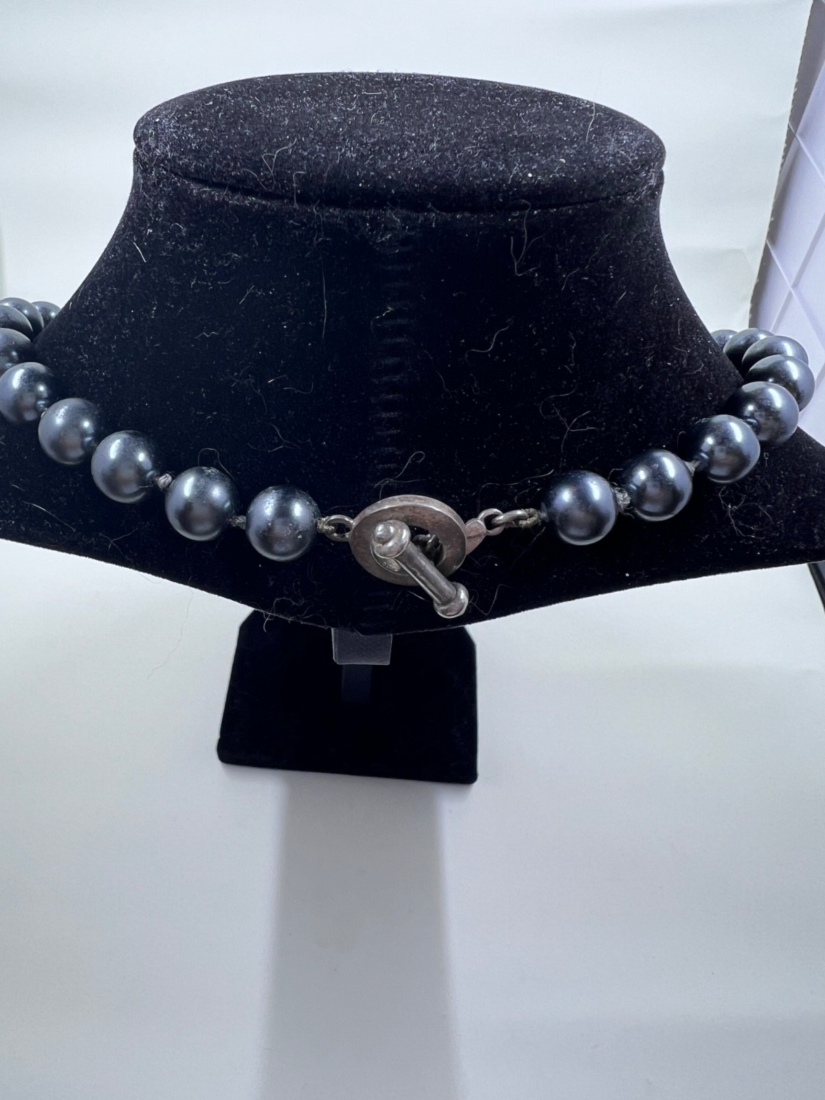Carolee Faux Tahitian Pearl Choker Necklace – Charcoal Gray, Silver Toggle Clasp