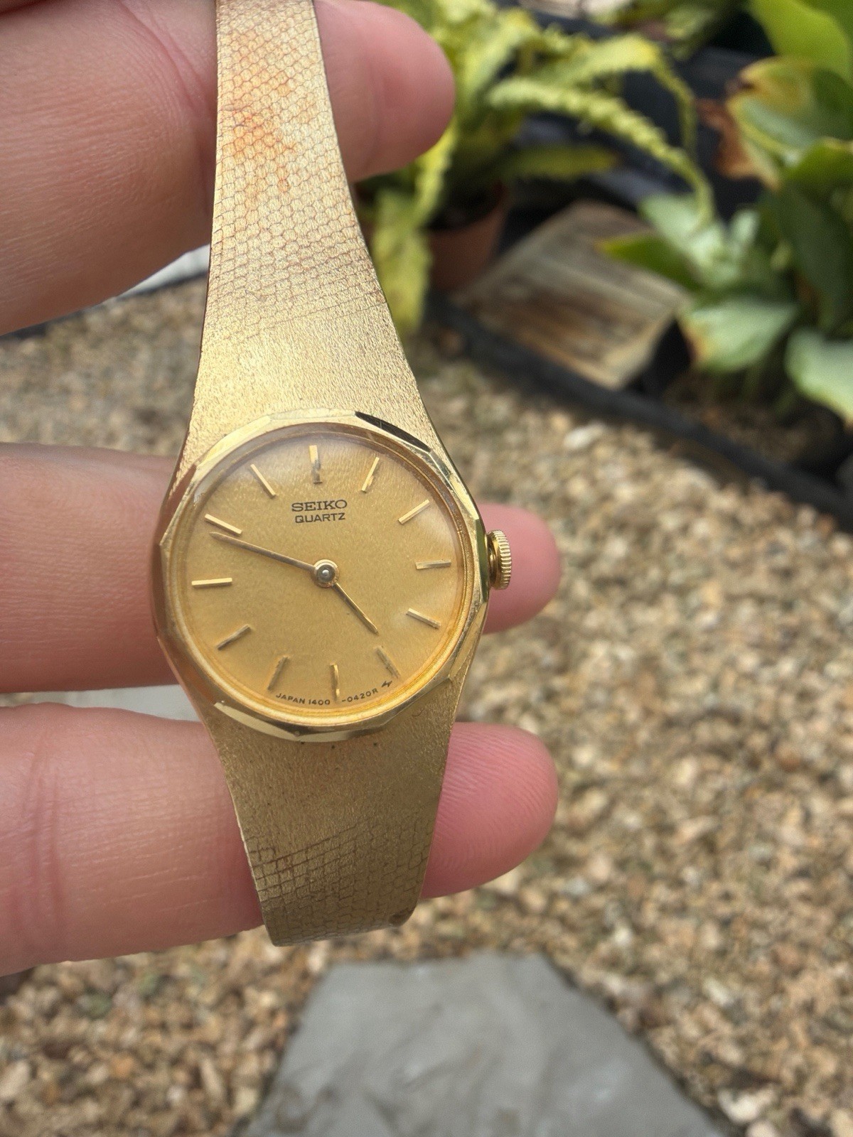 Vintage Seiko 1400-0089 Women’s Gold Tone Quartz Mesh Watch Needs Battery