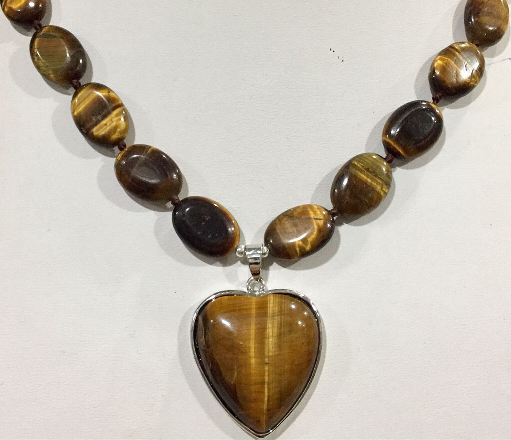 13x18mm Multicolor Oval Gemstone & 30x30mm Heart-shaped Pendants Necklace 18”