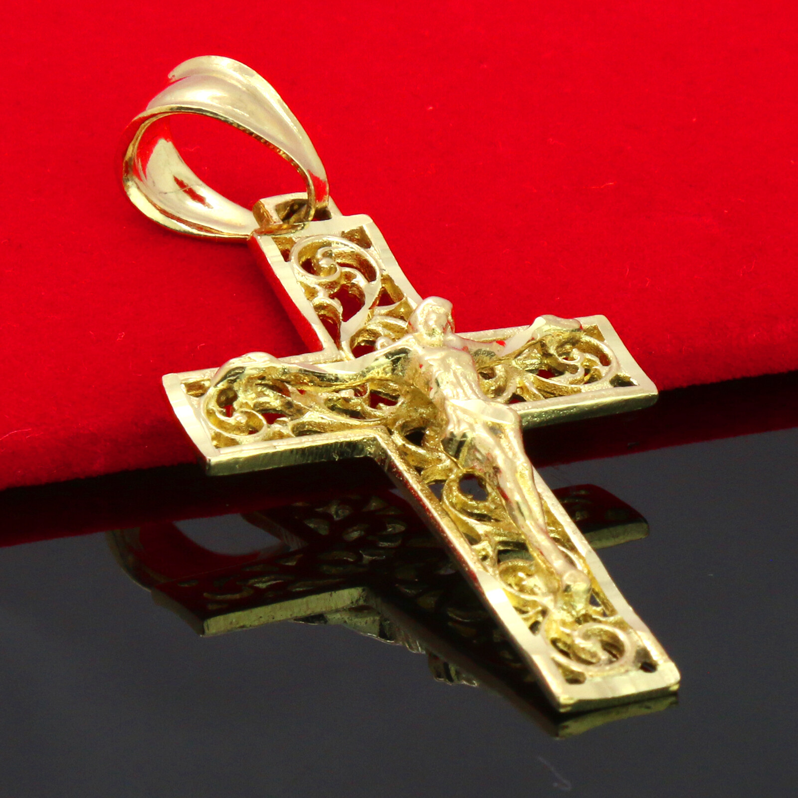 18k Gold Plated JESUS CROSS CRUCIFIX Charm Pendant 5mm 18″ Figaro Necklace Chain