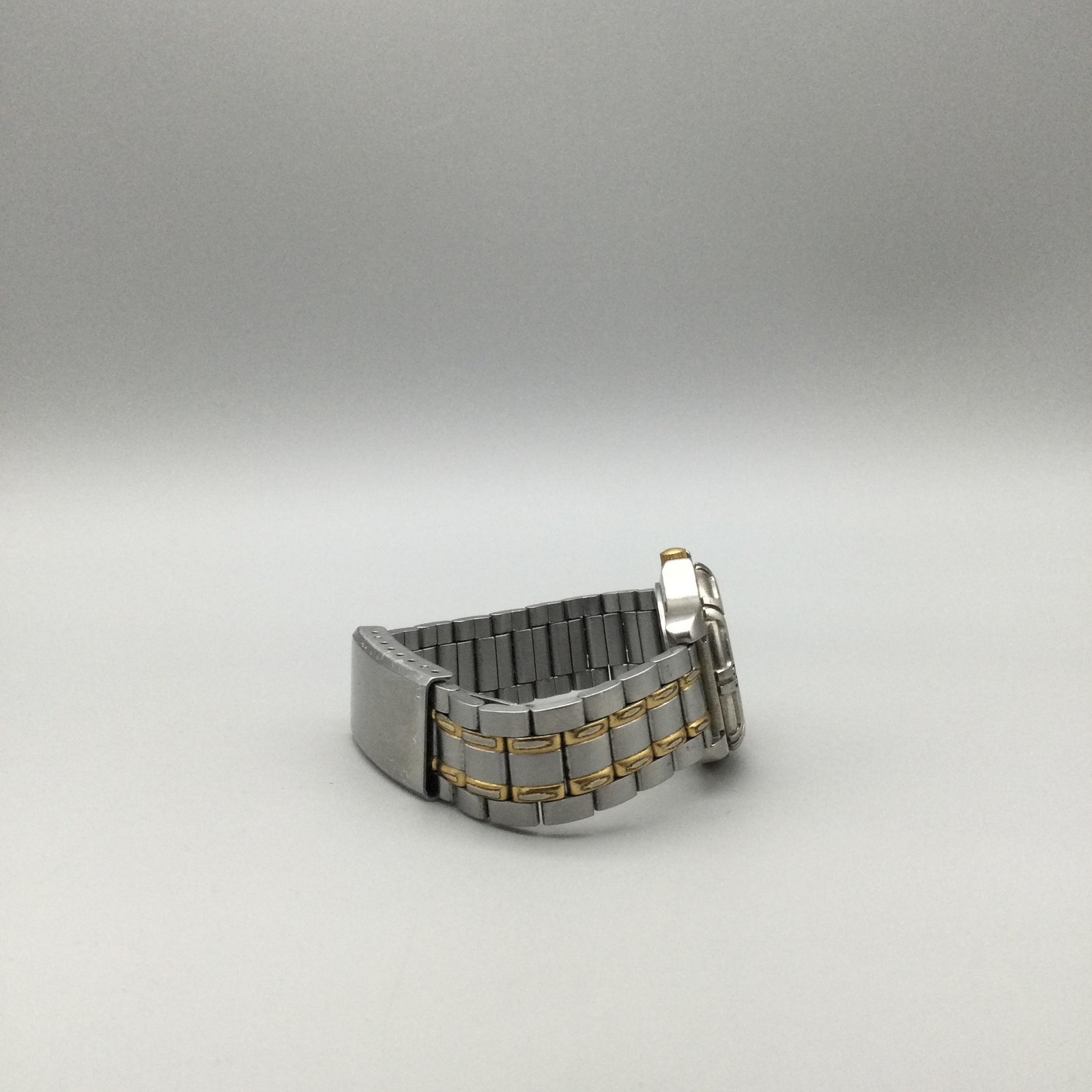Timex Indiglo Womens Watch 28mm White Dial Two Tone Bracelet New Battery 5.5″
