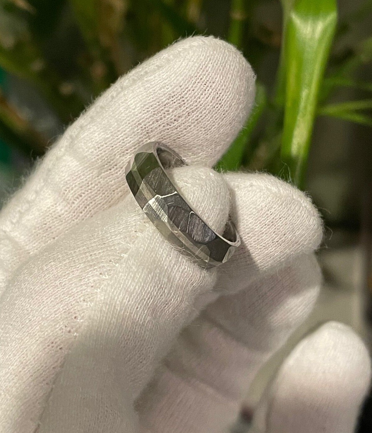 6mm Facet Cut Profile Titanium Band, Silver Stripe Inlay, Smooth Finish