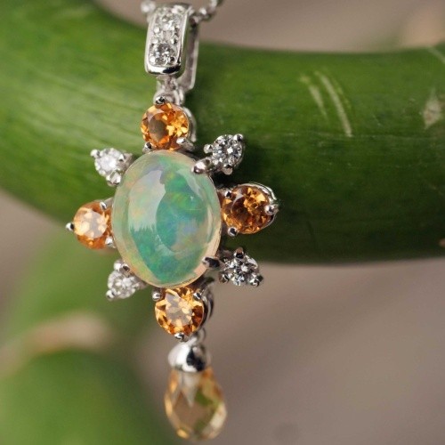 Adorable Full Opal Mandarin Garnet Pendant with Diamonds 0.67 0.07 ct with