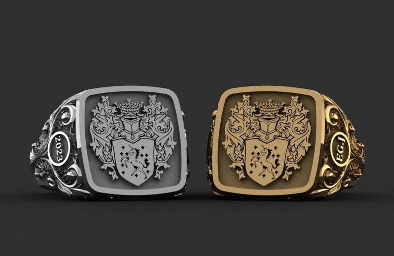 Men’s Gold Custom Coat of Arms Family Crest Signet Ring – Luxury Heraldic Ring