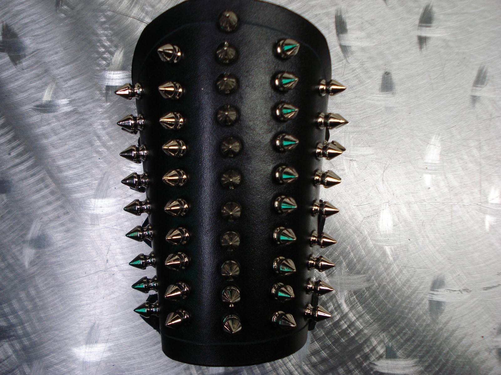 BLACK SPIKE LEATHER GAUNTLET. BLACK DEATH (MDLG0002)….. SUSPERIA