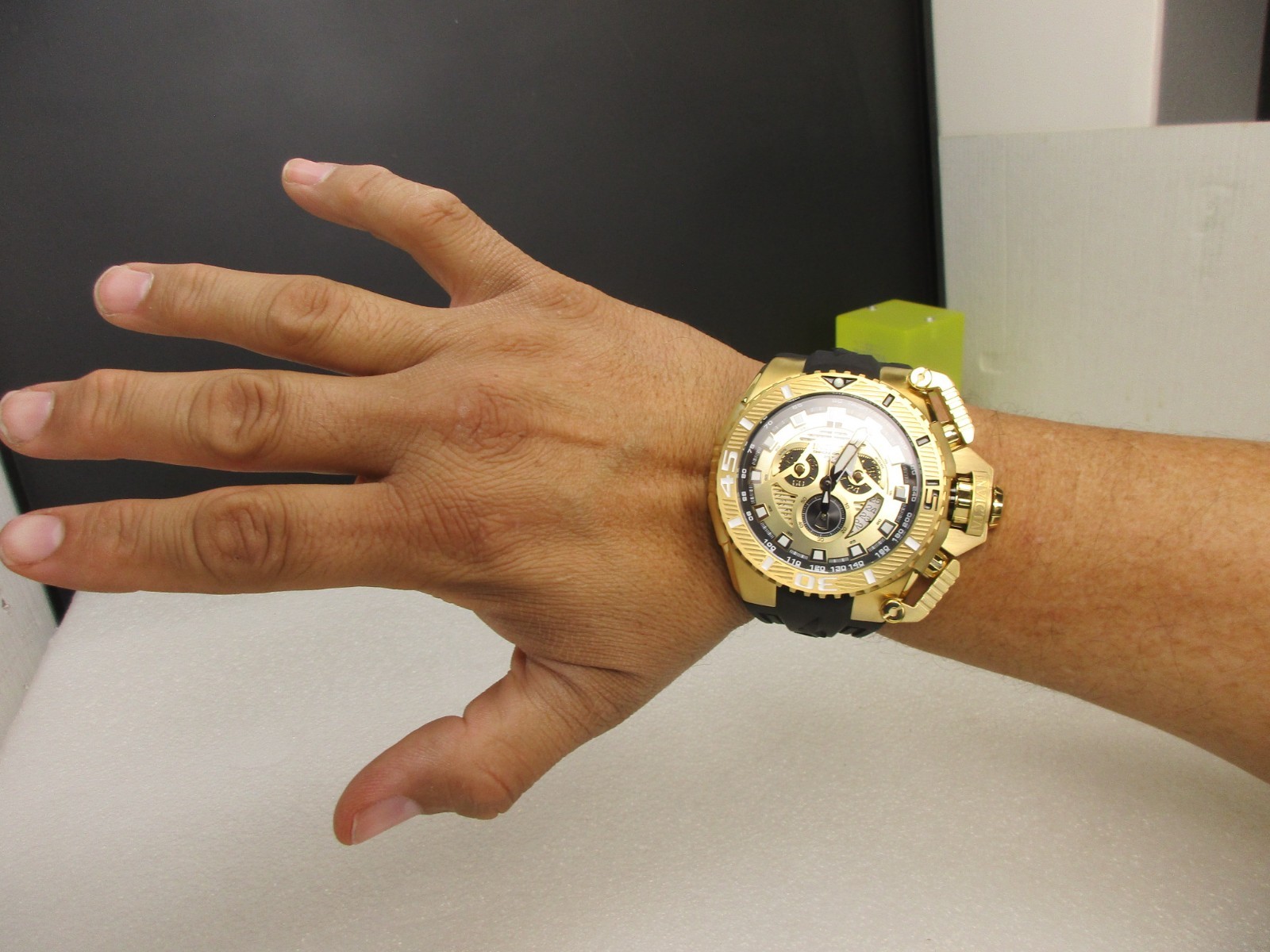 Invicta Sea Hunter full size Men’s Watch 57/69mm Gold tone 49610