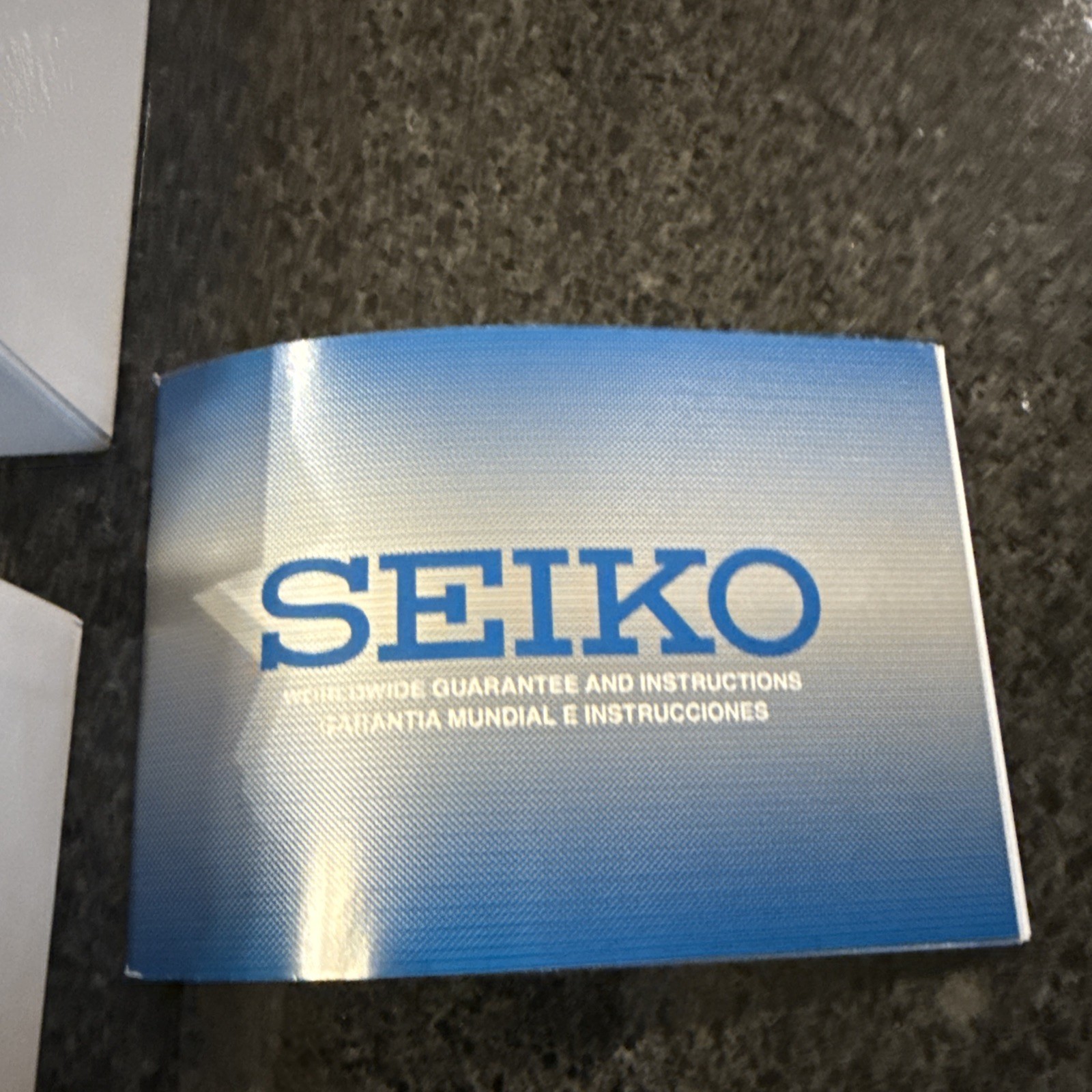 Seiko Core Quartz Crystal Silver Dial Ladies Watch SUR385P2 New