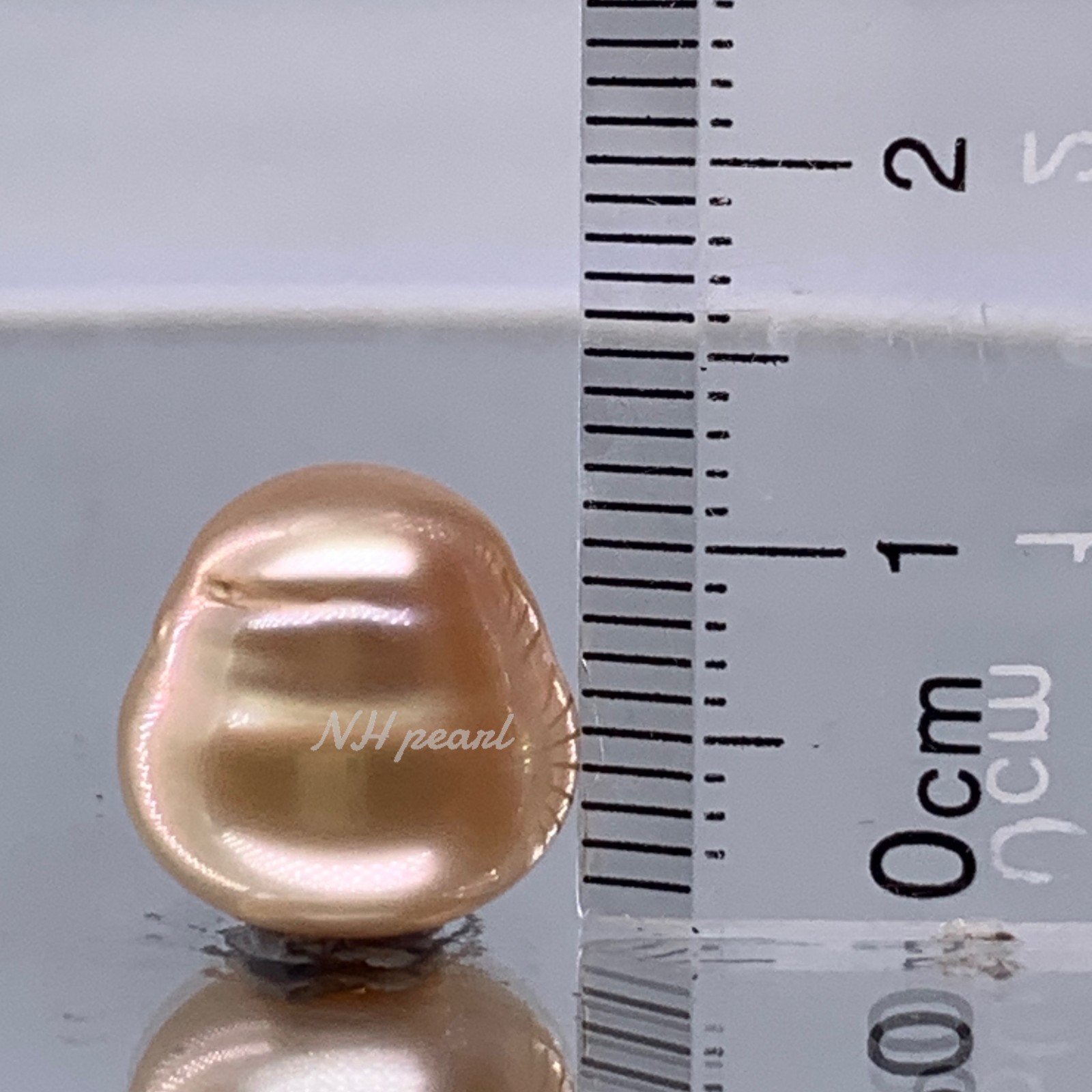 South Sea Pearl Near round 12.4mm x 12.4mm Lombok Indonesia2.50g undrilled