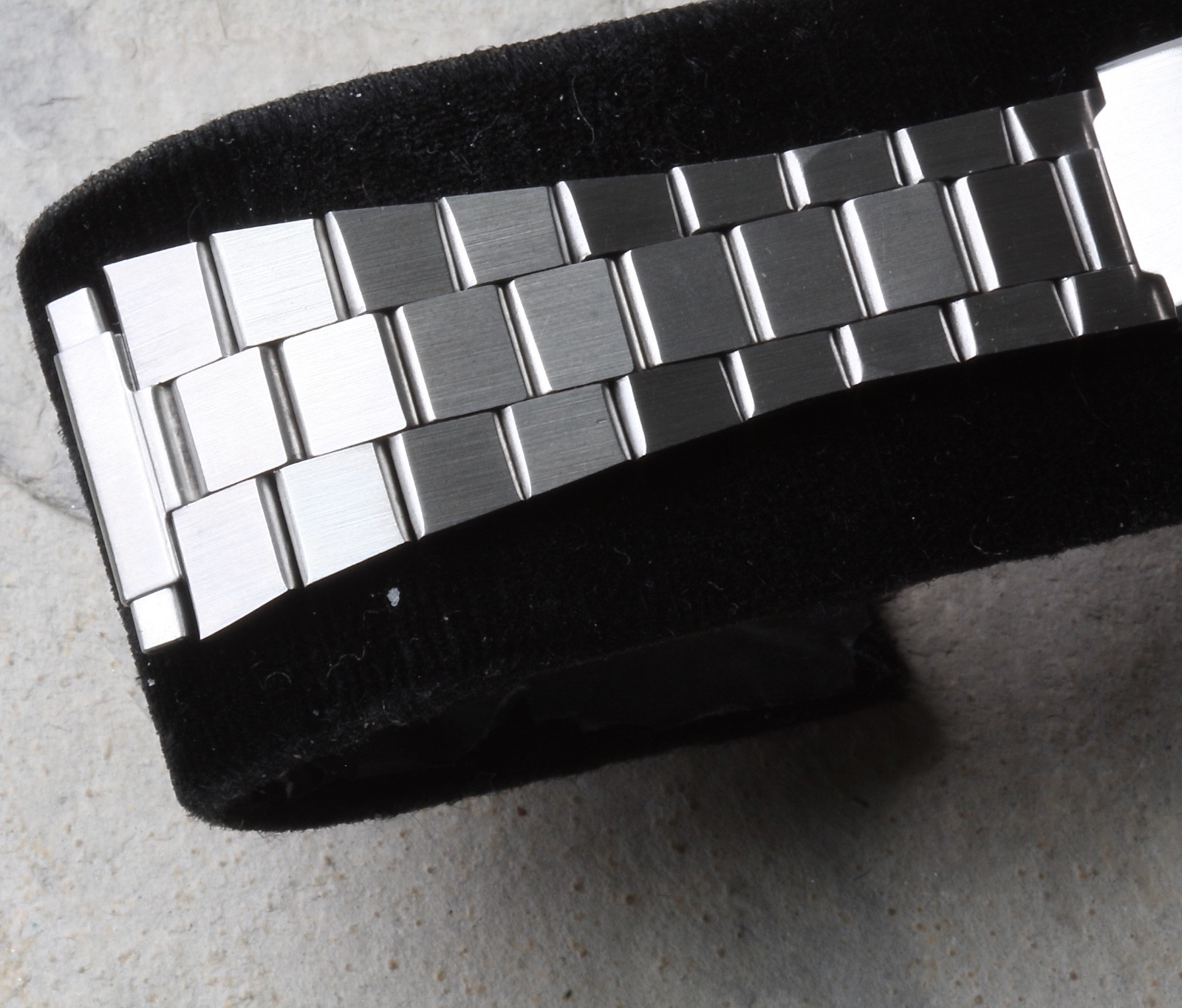 Long Length flared flat-link vintage watch bracelet 16mm-22mm satin SS 1960s NOS