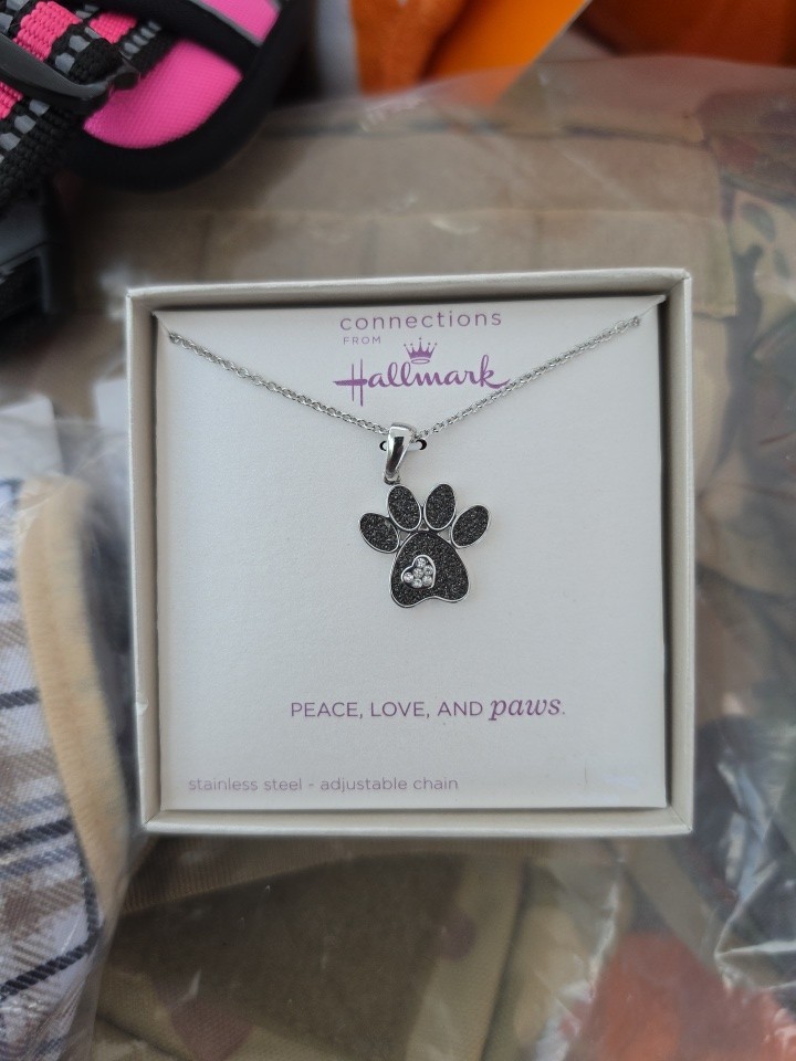 New Hallmark Connections peace Love And Paws Necklace