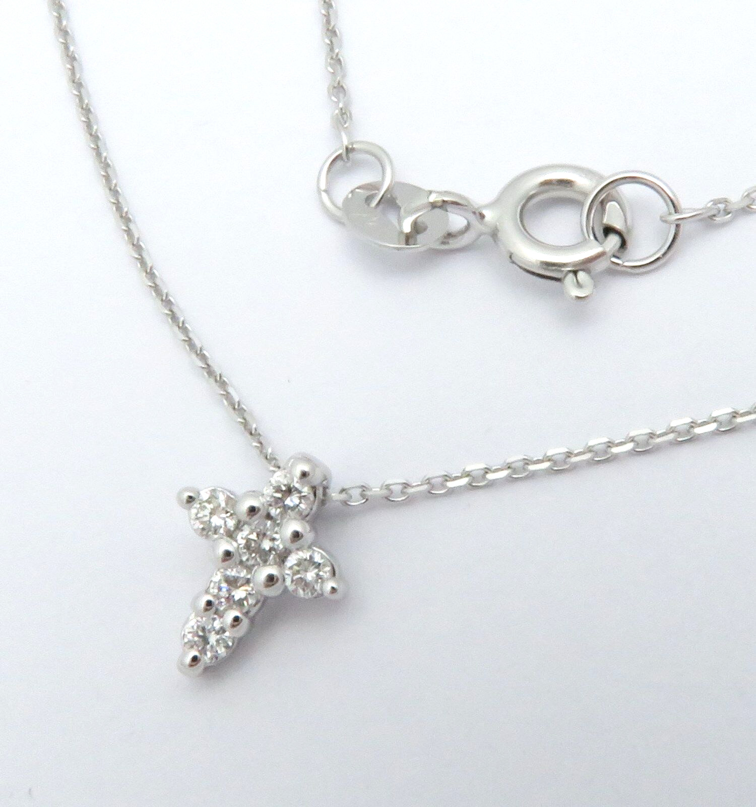 14K SOLID WHITE GOLD SMALL TINY NATURAL DIAMOND CROSS PENDANT NECKLACE VS2-SI1 H