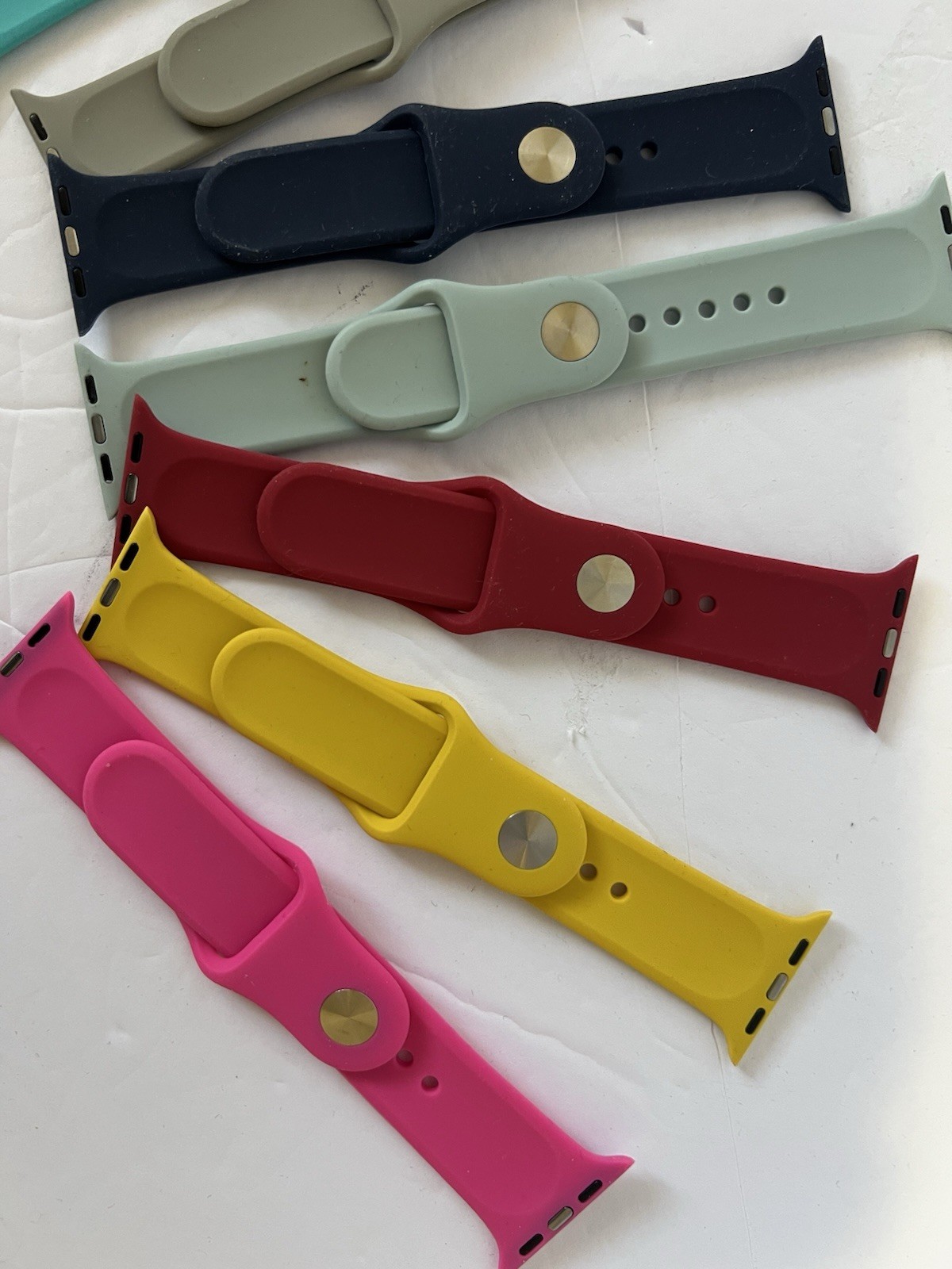 New Watchbands Metal Band with Various Colors of Attachable Silicone Bands