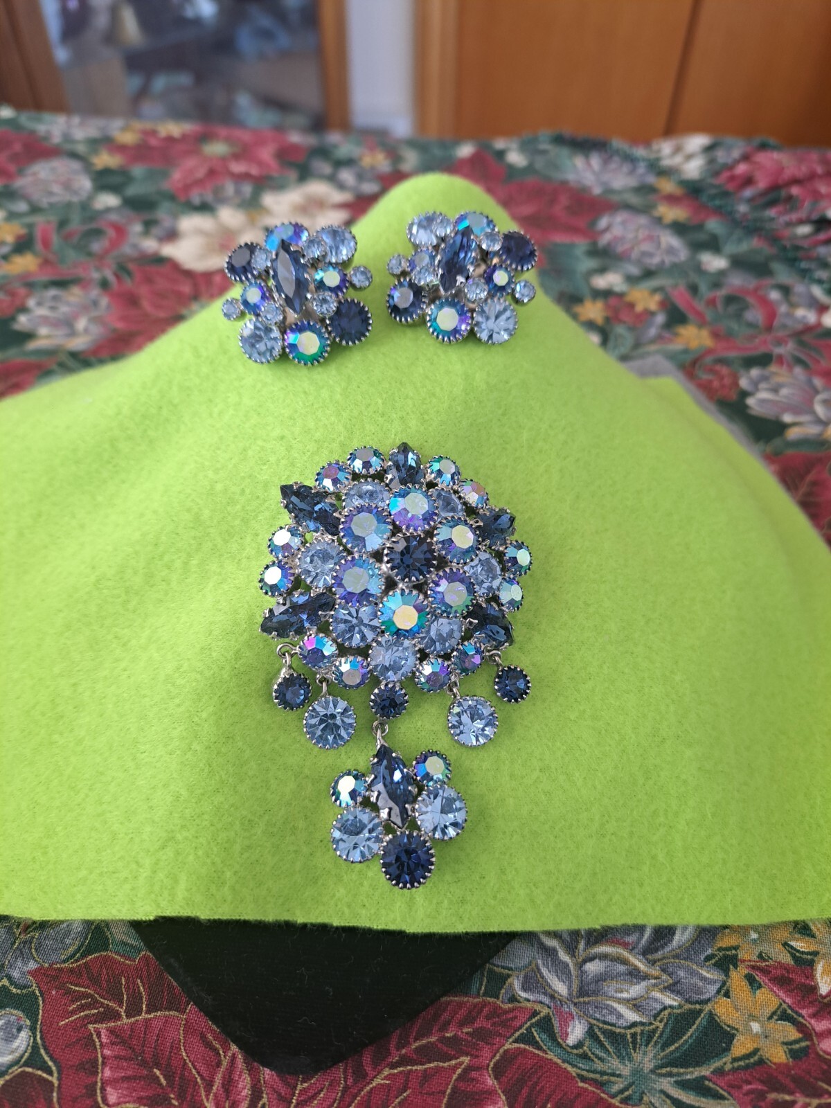 Weiss Iridescent Aurora Borelis Glass Rhinestone 3-D Brooch & Earring Set