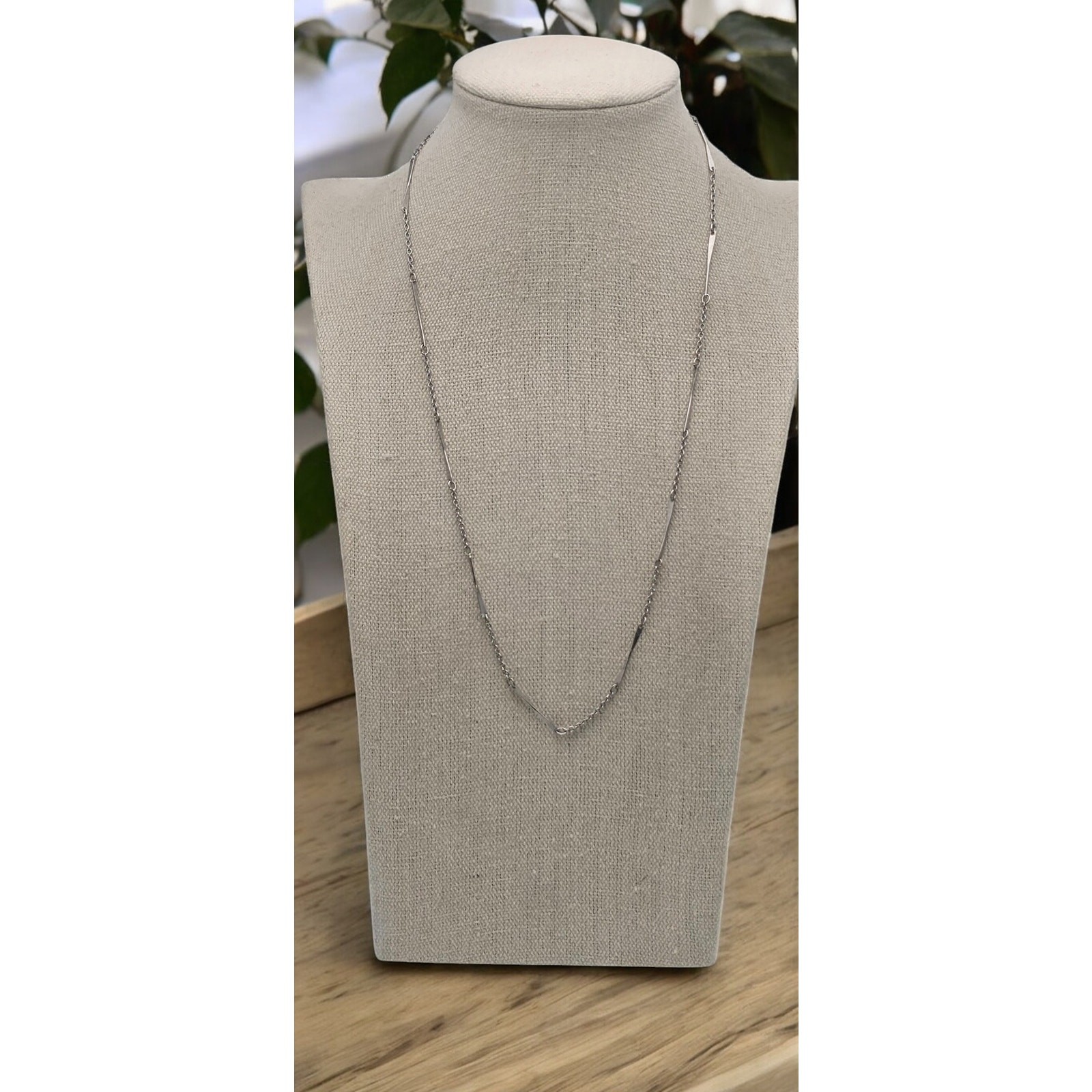 Avon Silver Tone Bar Link Necklace Minimal Chain – Classic Modern
