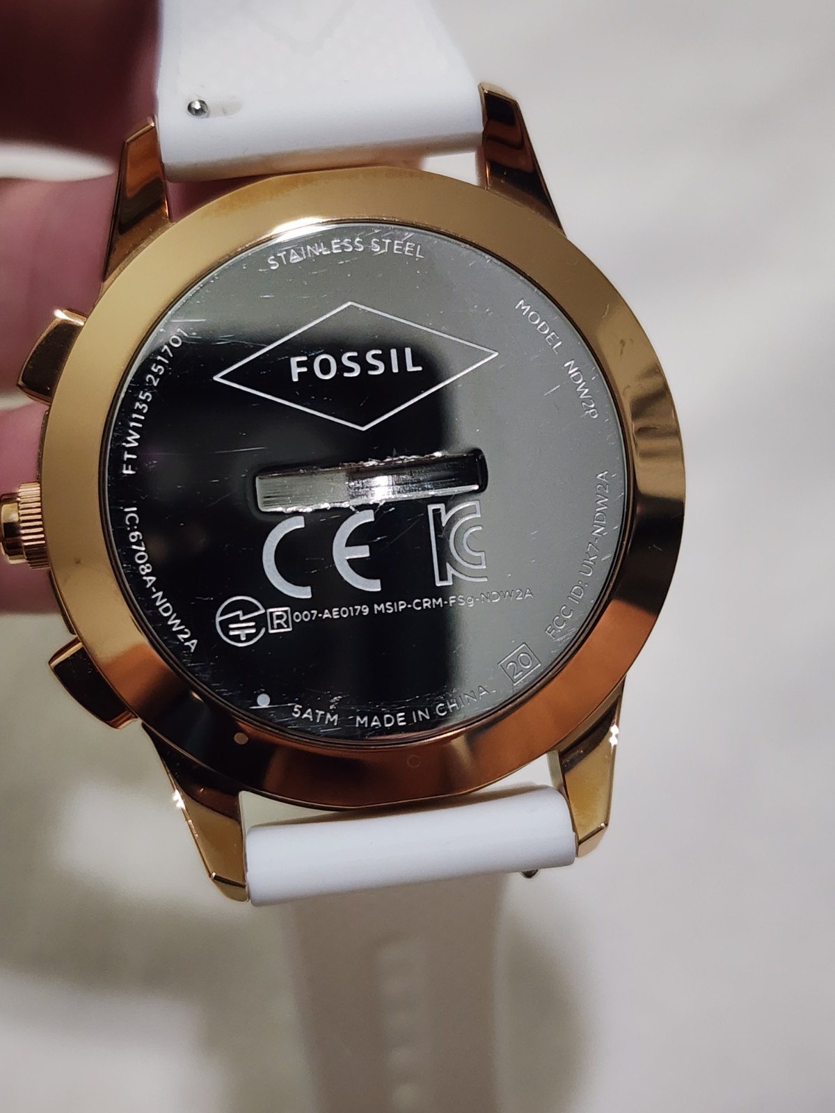Fossil Q NDW2P Smart Watch 45mm White Dial Steel Case White Silicone Strap NICE