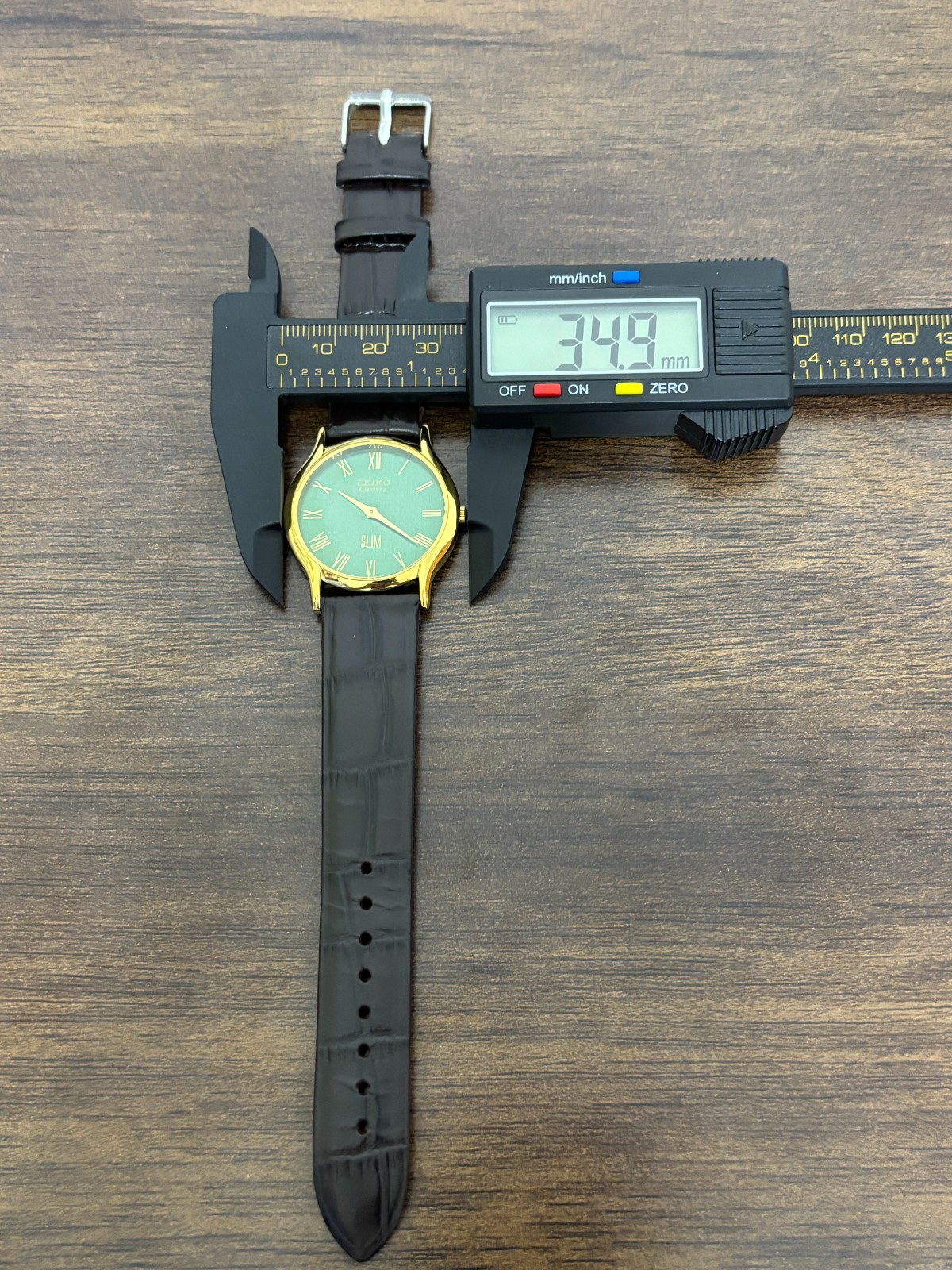 Vintage Seiko Slim Men’s Wrist watch-Green Roman Dial