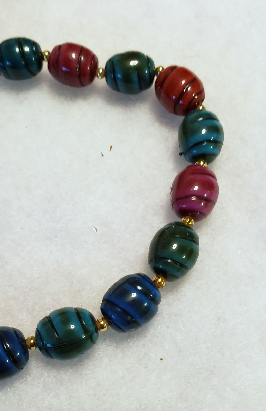 UNBRANDED – MULTI-COLOR BLACK ACCENT SWIRL LUCITE BEAD NECKLACE – 29″