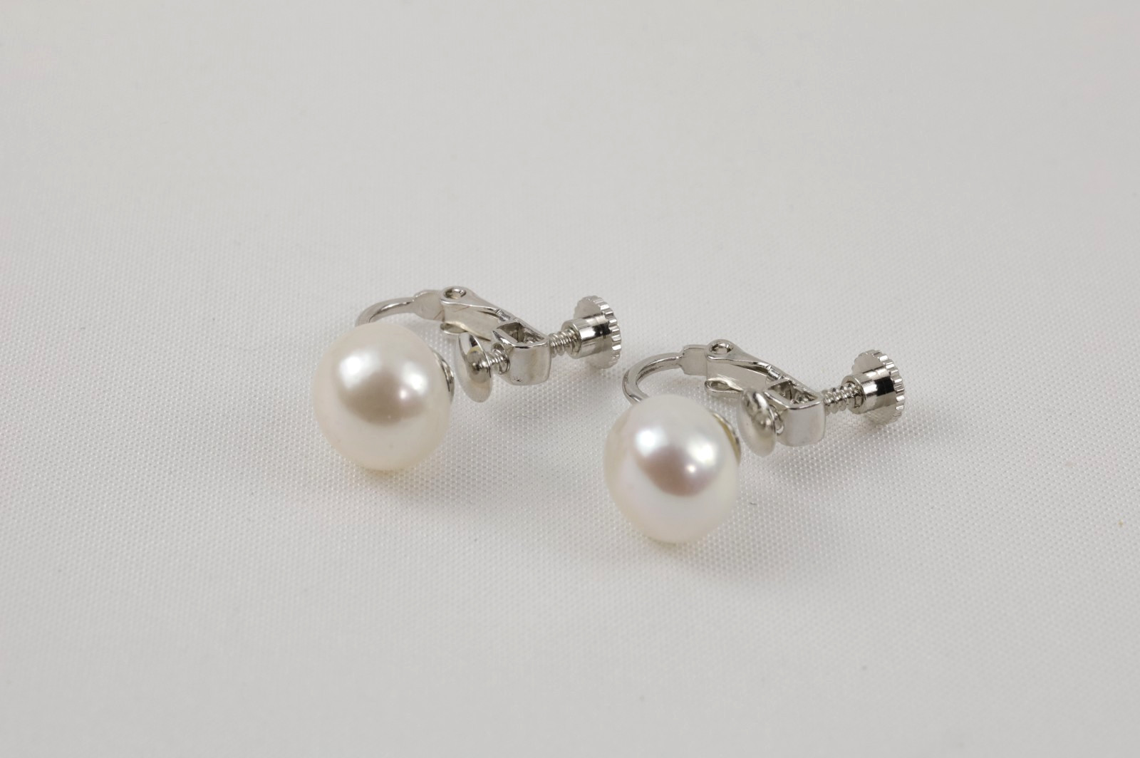 Freshwater Pearl Necklace 8-9.5mm 17″ w/Magnetic Clasp & Paired Earrings