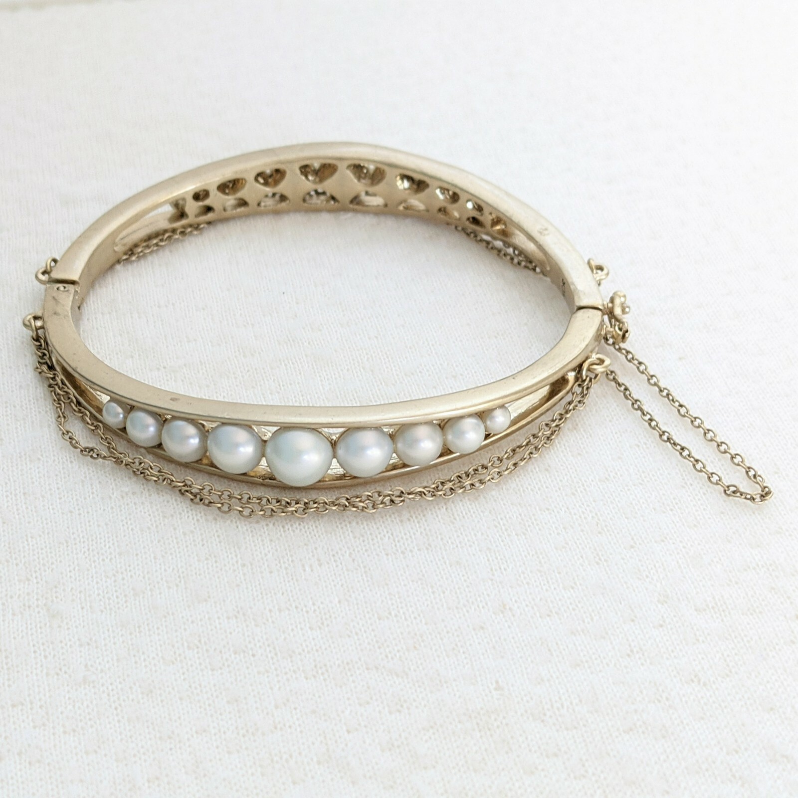 KCR Kenneth Cole Reaction Matte Gold Tone Chain White Faux Pearl Hinged Bracelet