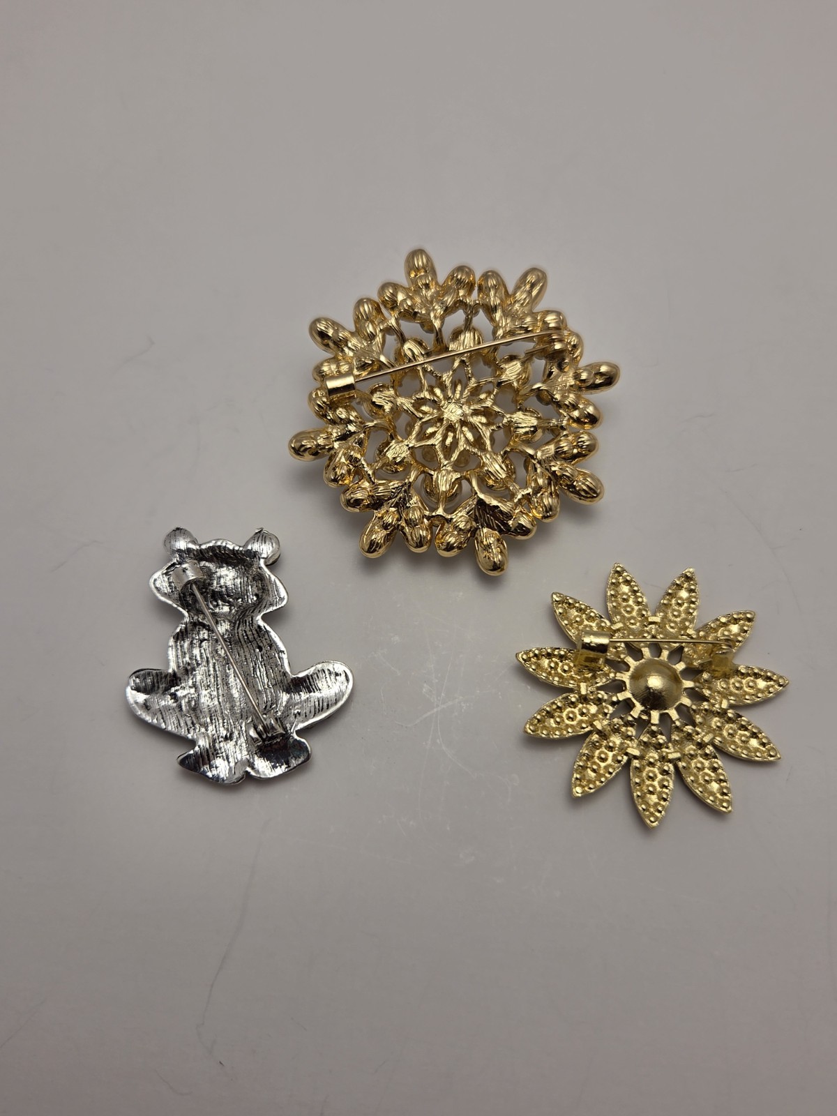 Lot of 3 Brooch Pins Frog & Flower Gold Tone Blue Rhinestone Imitation Pearl