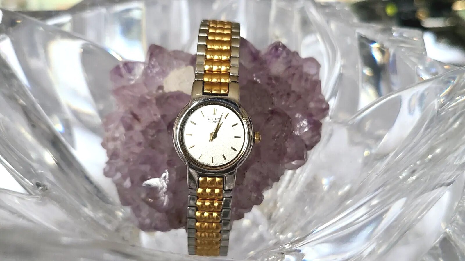 Vintage SEIKO Ladies Two Tone Round Watch Expandable Band
